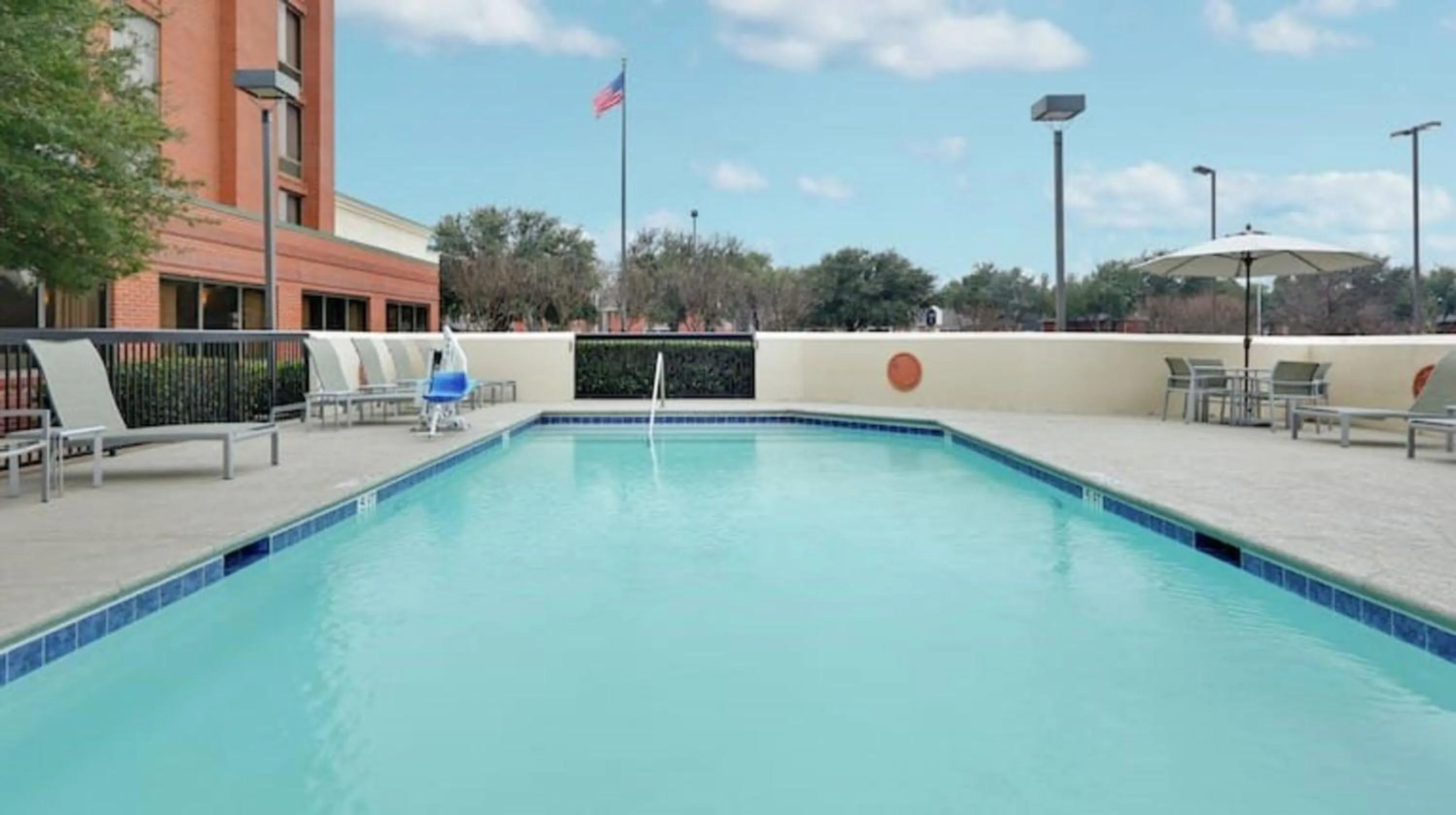 Swimming pool in Comfort Inn Plano-Dallas