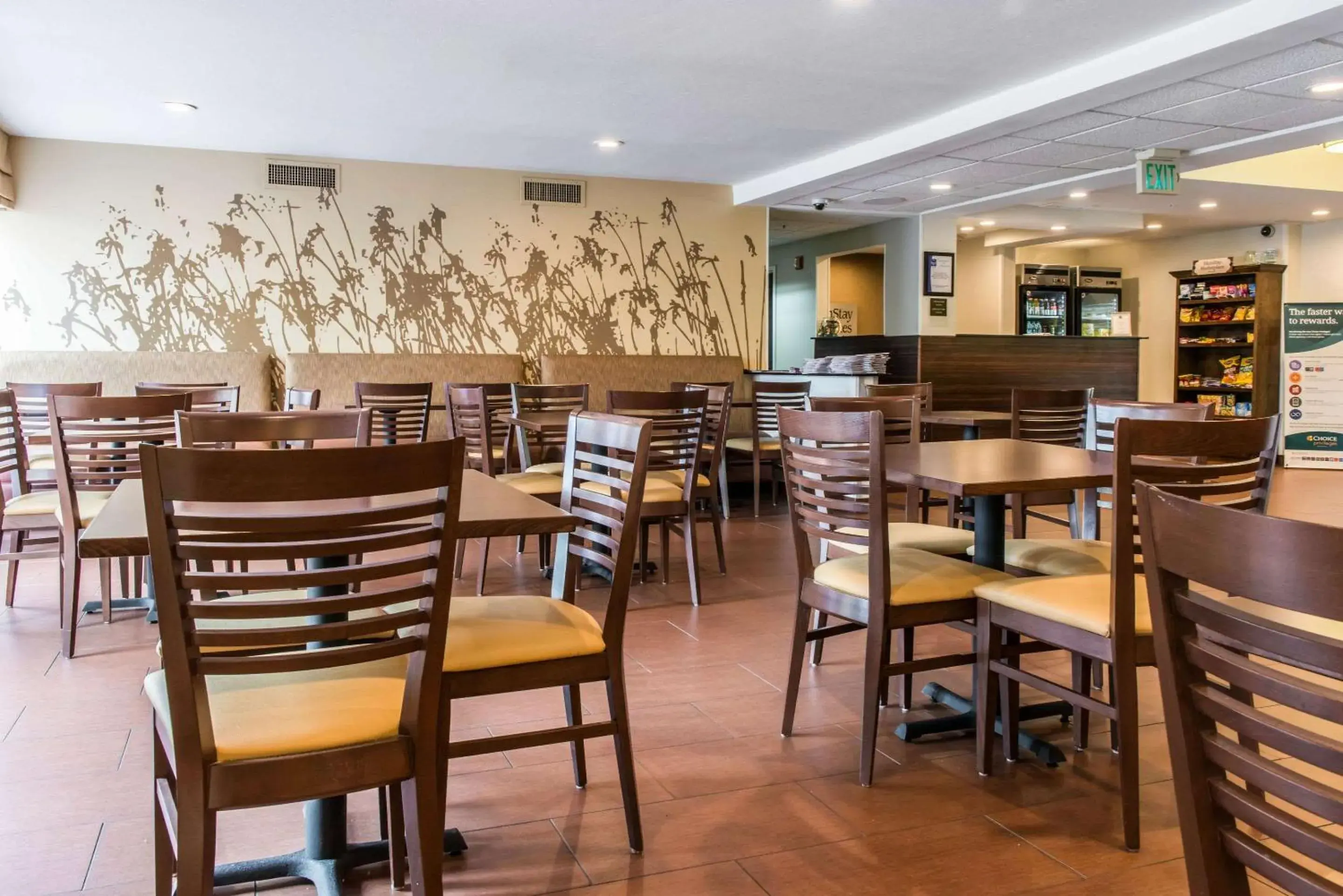 Restaurant/places to eat in Sleep Inn & Suites Pittsburgh Airport Restaurant/places to eat in Sleep Inn & Suites Pittsburgh Airport