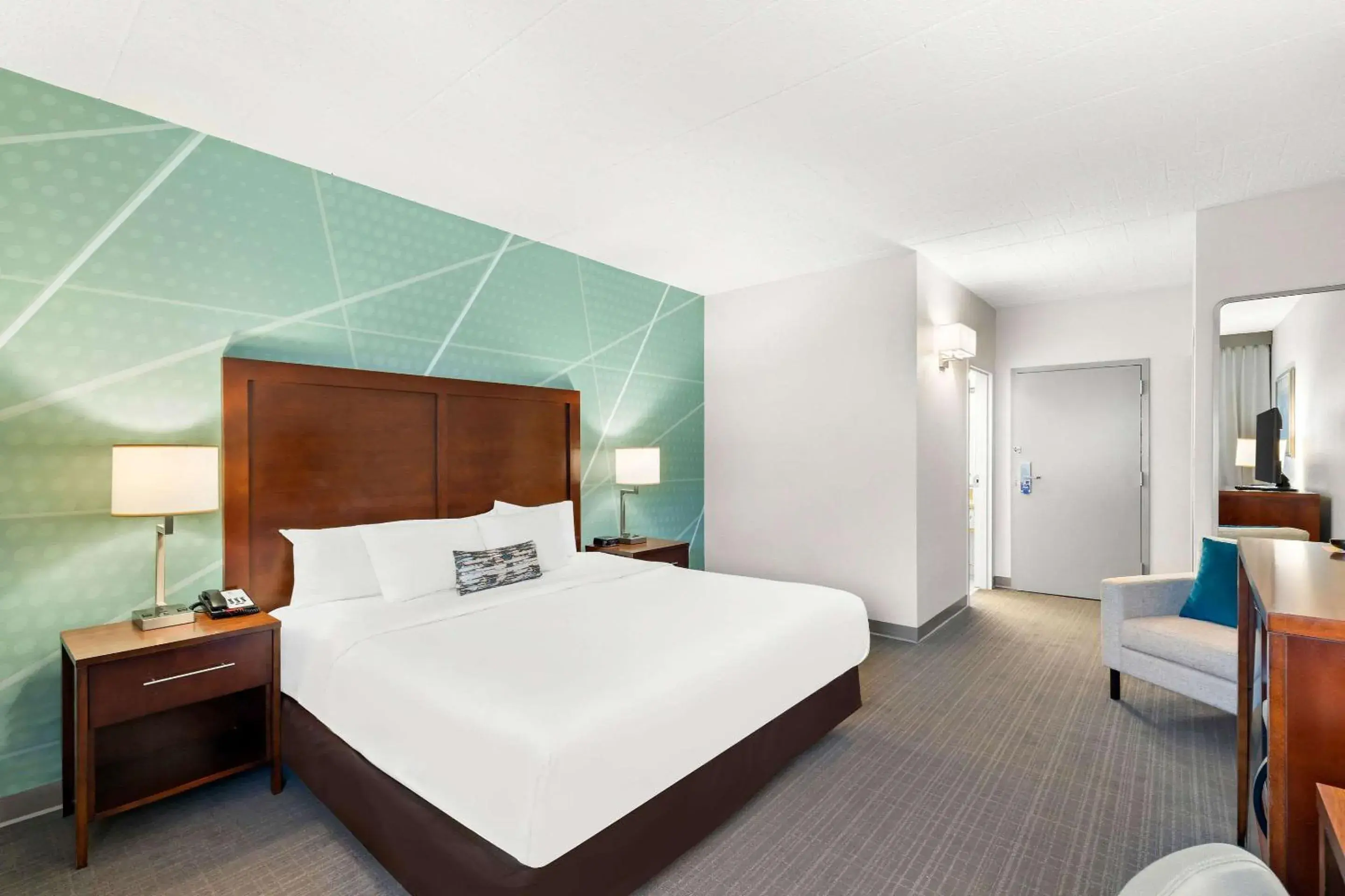 Bedroom, Bed in Comfort Inn Pocono Lakes Region Bedroom, Bed in Comfort Inn Pocono Lakes Region