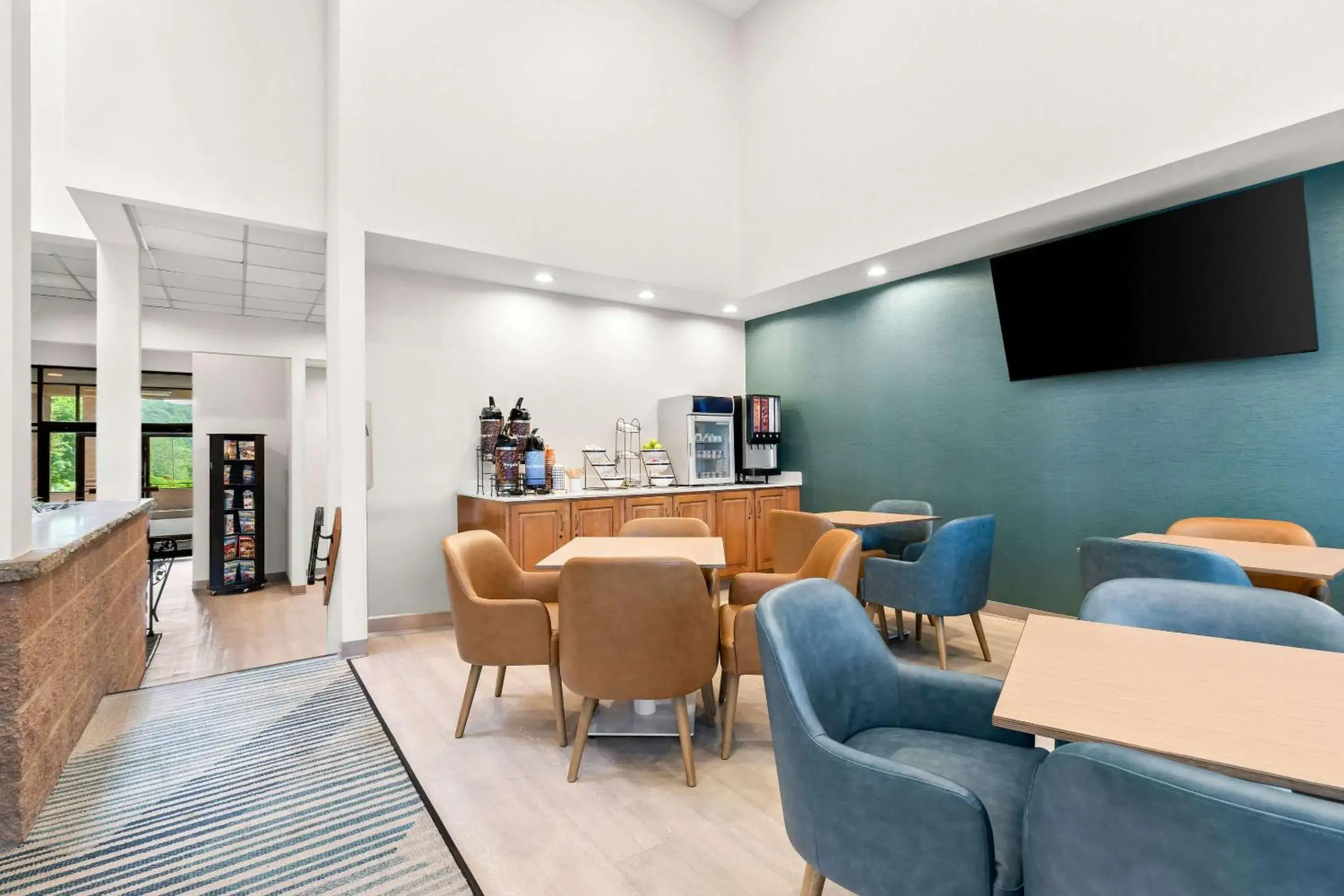 Breakfast in Comfort Inn Pocono Lakes Region Breakfast in Comfort Inn Pocono Lakes Region