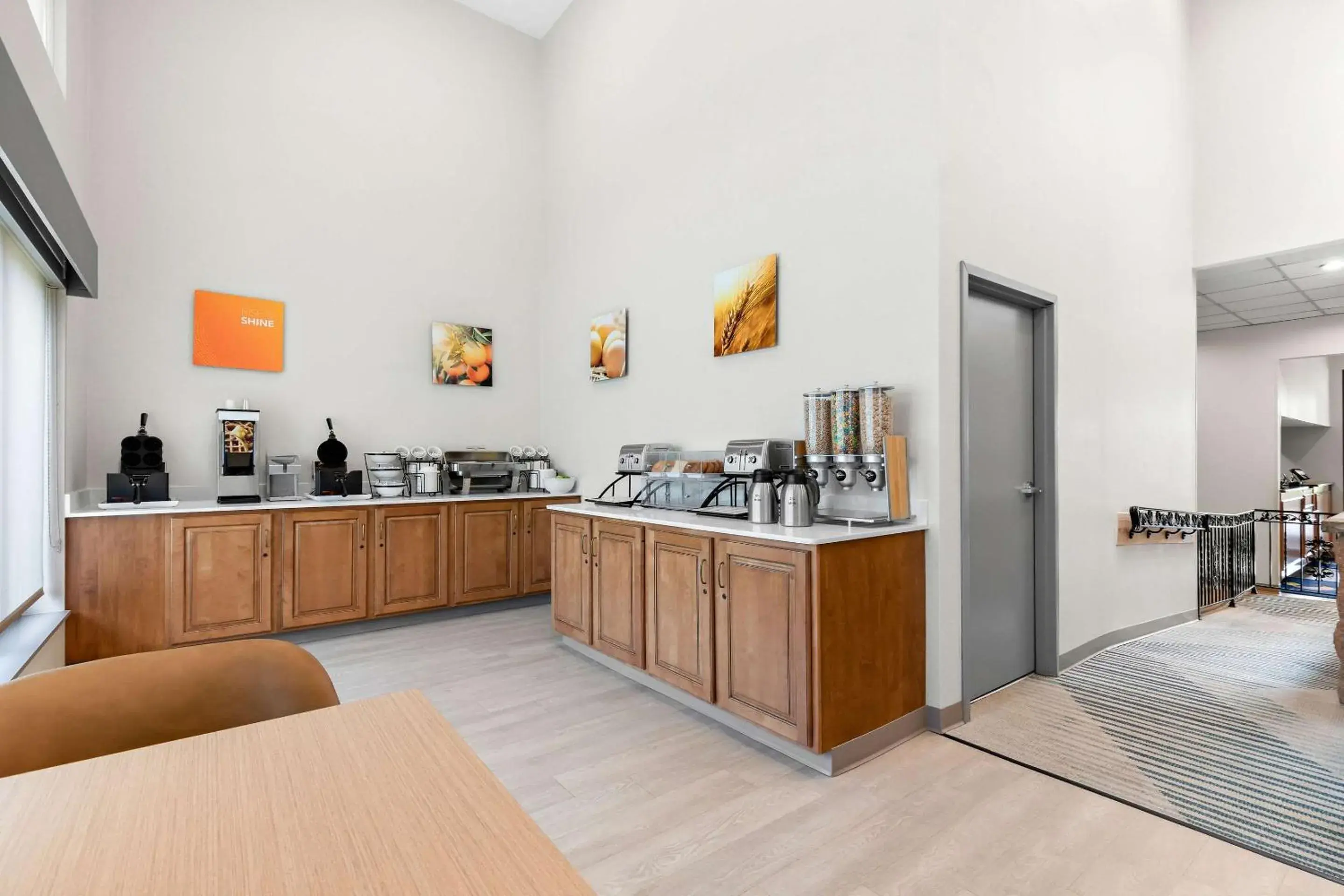 Breakfast in Comfort Inn Pocono Lakes Region Breakfast in Comfort Inn Pocono Lakes Region