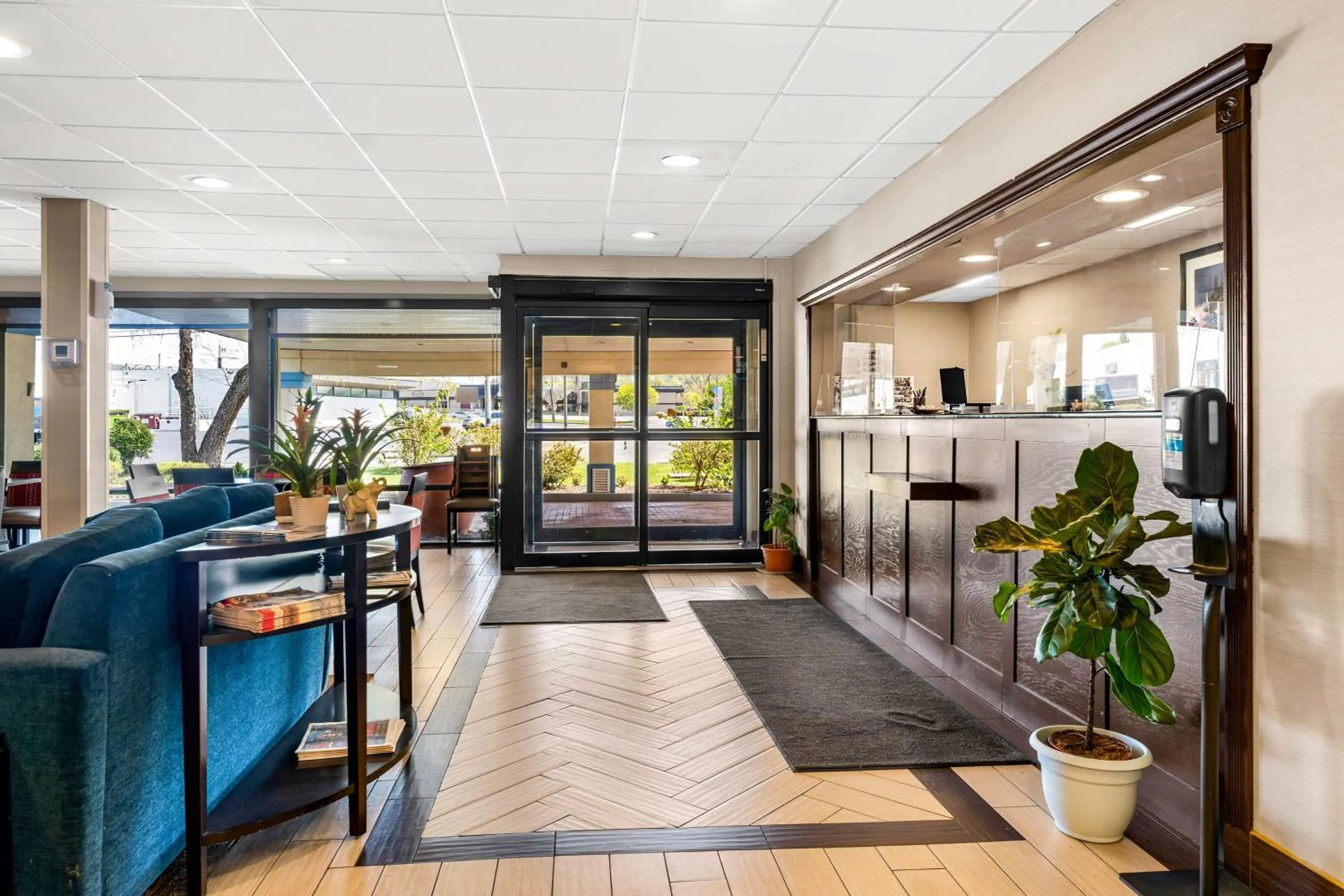 Lobby or reception in SureStay Plus by Best Western Reading North