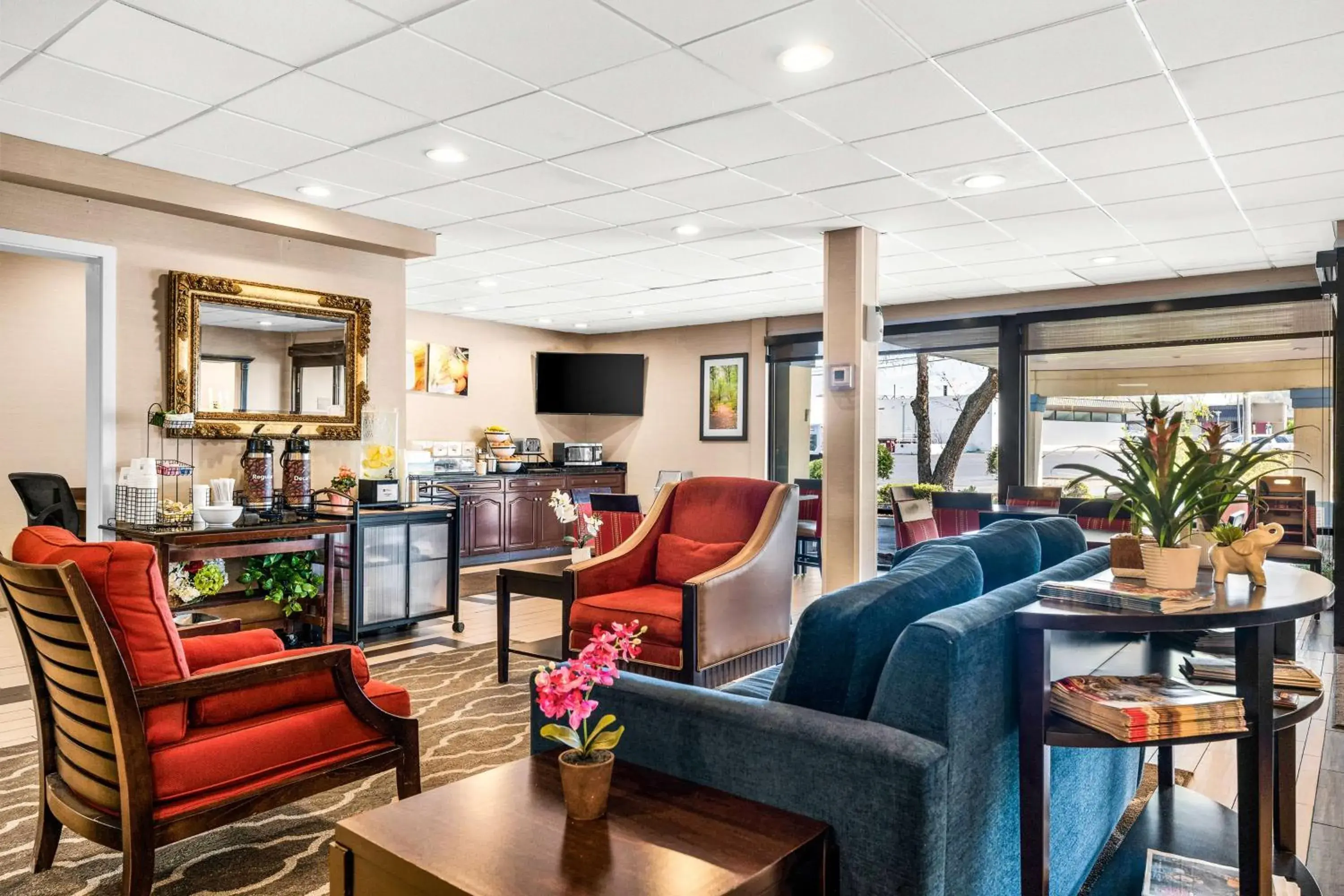 Breakfast in SureStay Plus by Best Western Reading North Breakfast in SureStay Plus by Best Western Reading North