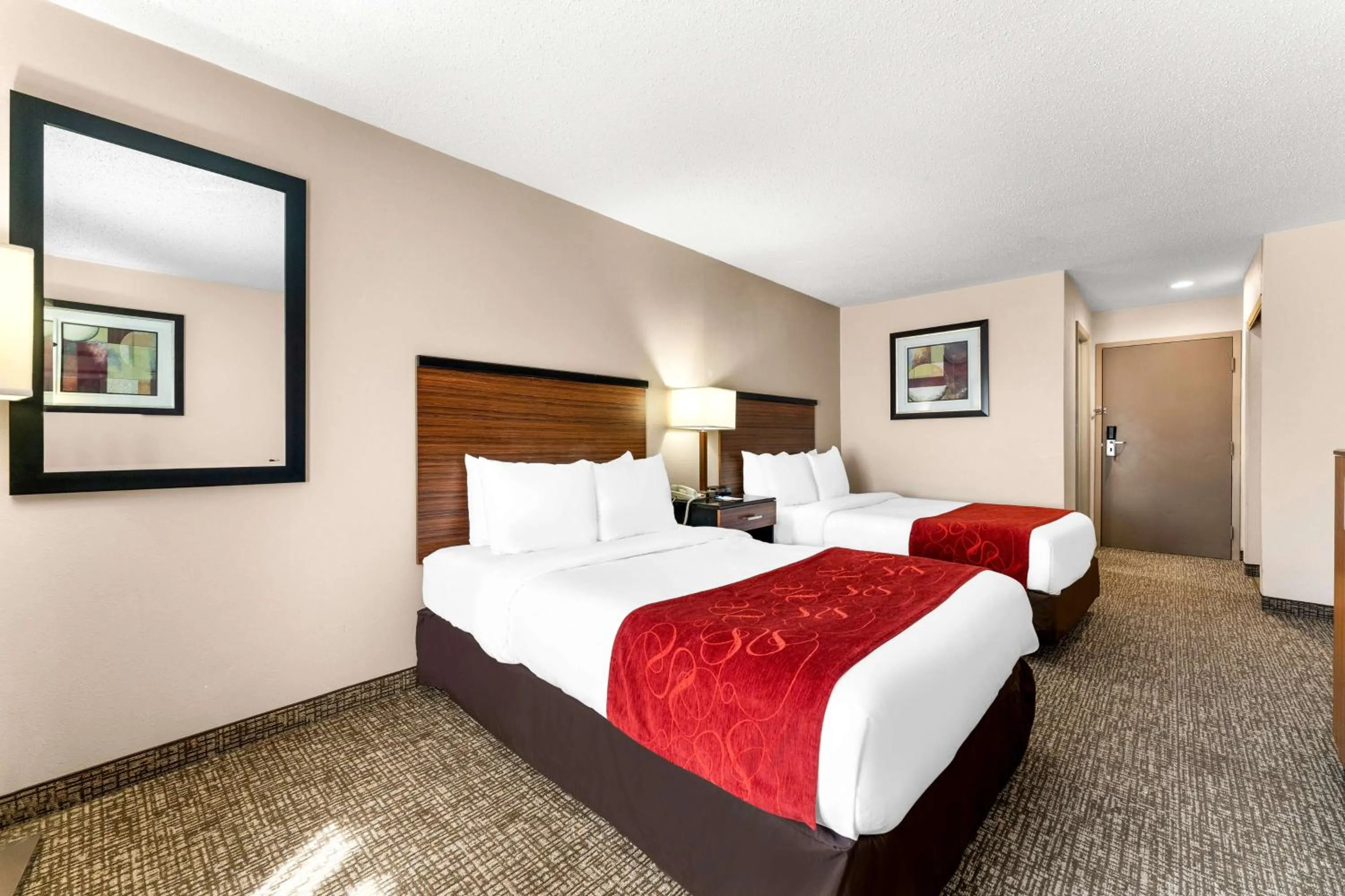 Bedroom, Bed in SureStay Plus by Best Western Reading North