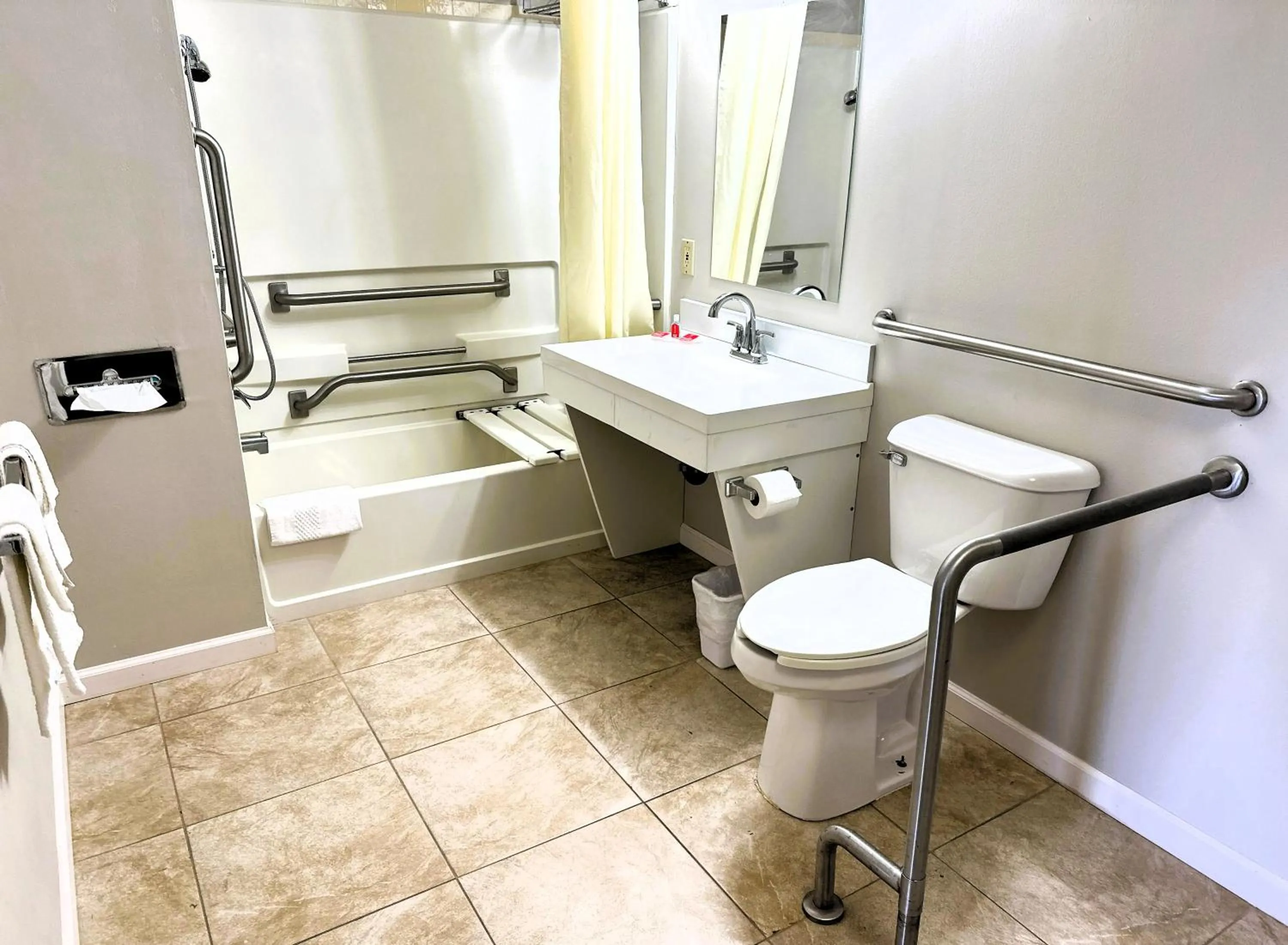 Bathroom in Econo Lodge Drums