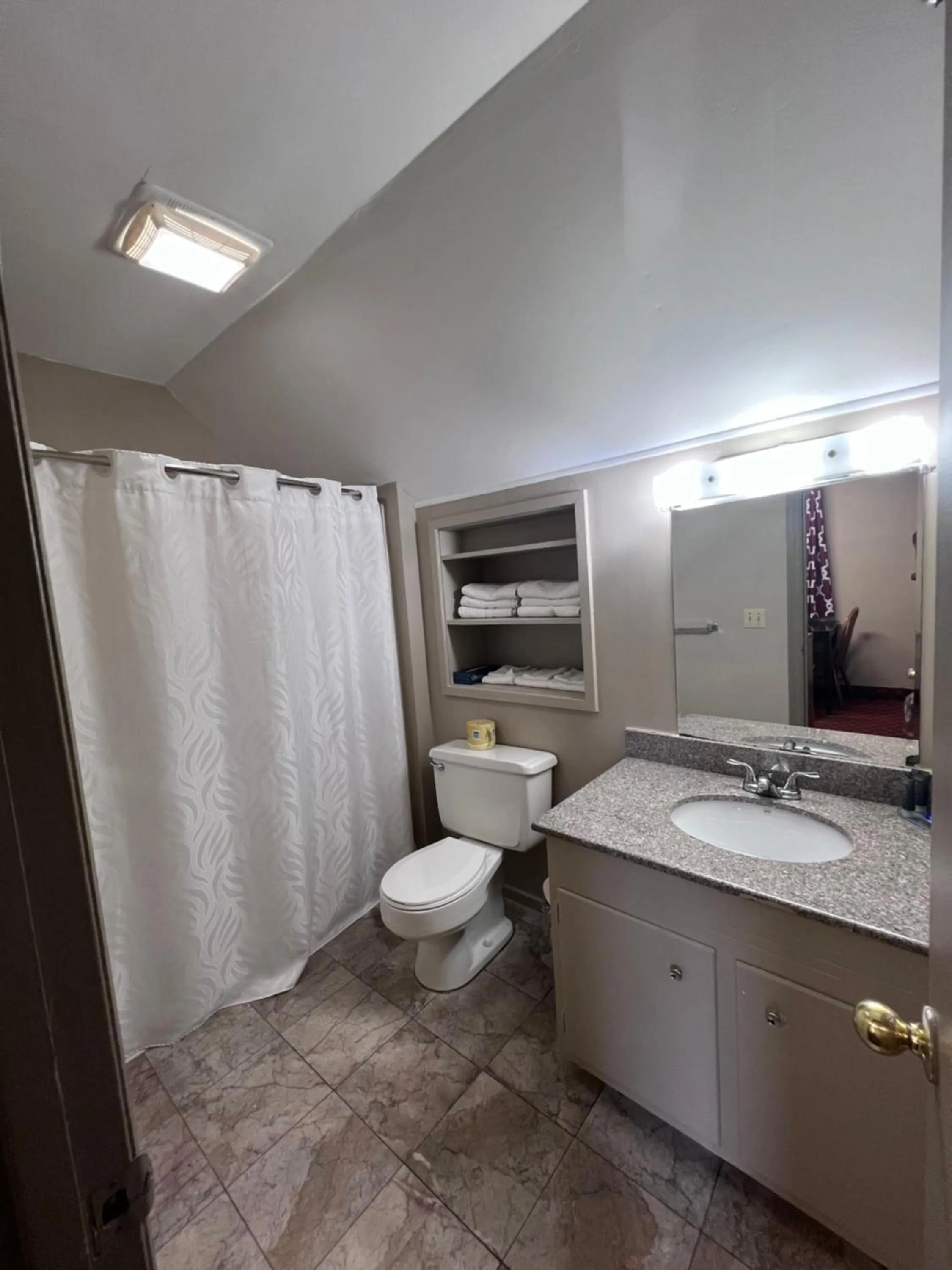 Rodeway Inn & Suites Hershey Chocolate Avenue