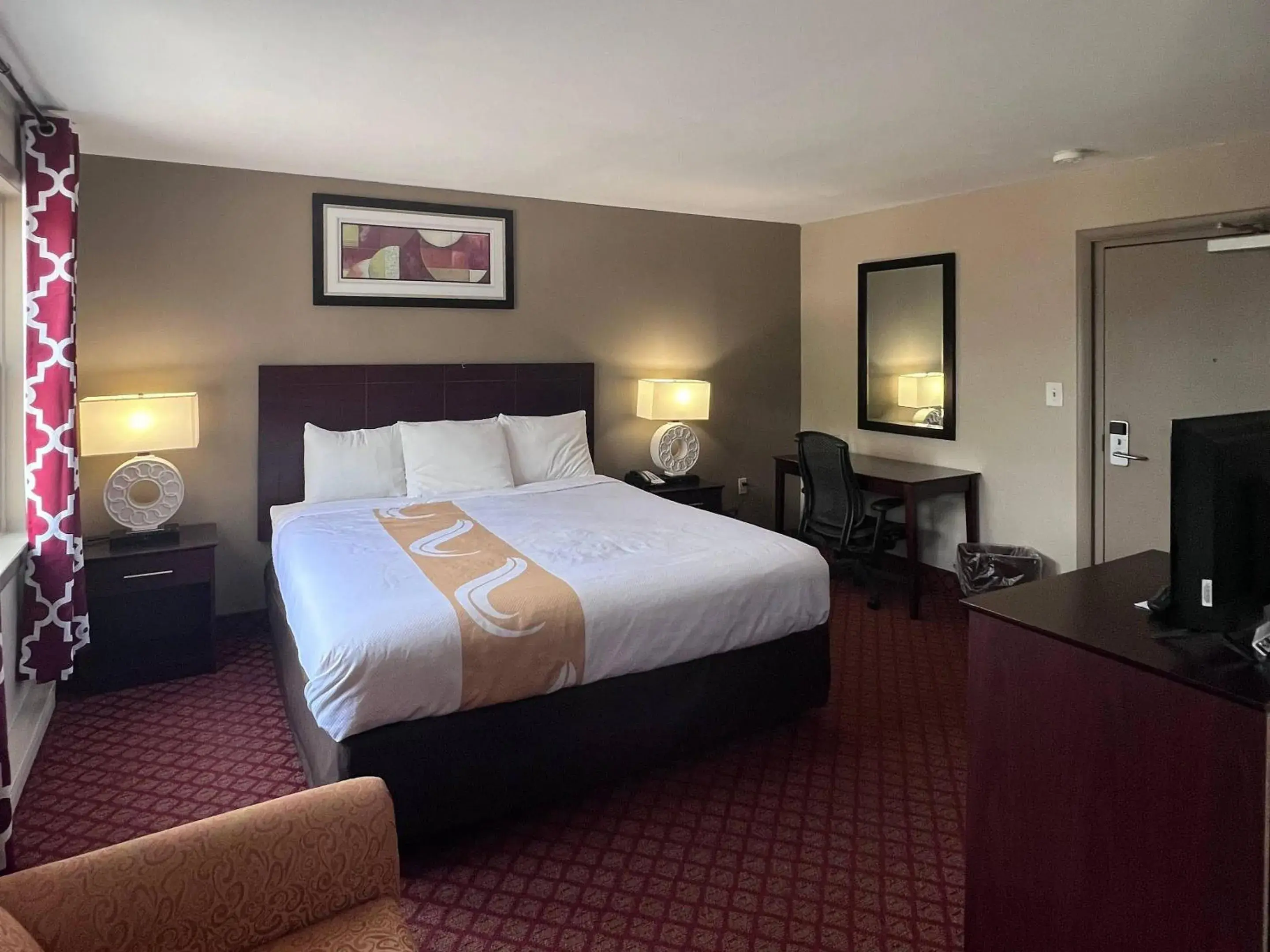 Bedroom, Bed in Rodeway Inn & Suites Hershey Chocolate Avenue Bedroom, Bed in Rodeway Inn & Suites Hershey Chocolate Avenue