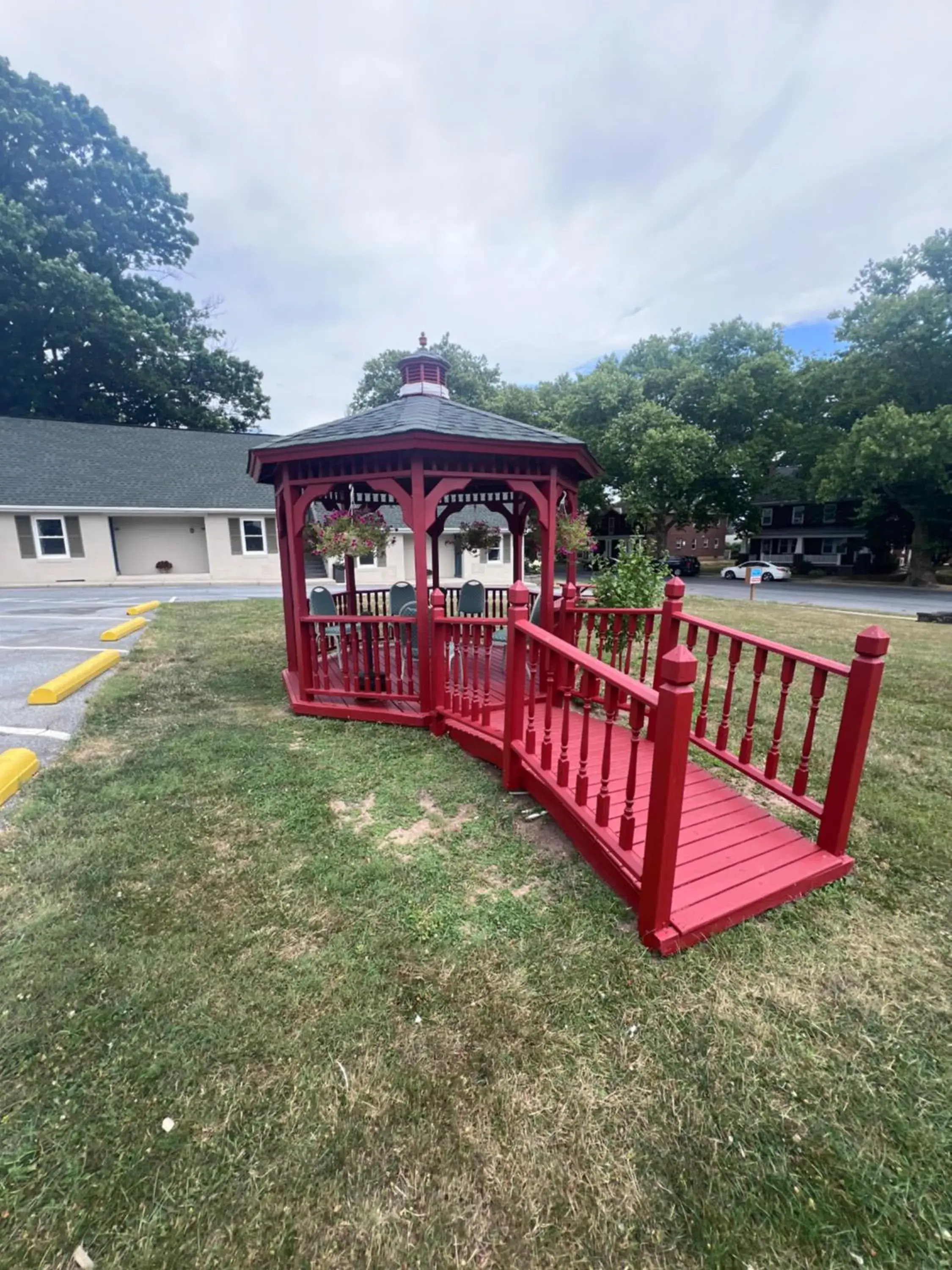 Property building in Rodeway Inn & Suites Hershey Chocolate Avenue Property building in Rodeway Inn & Suites Hershey Chocolate Avenue