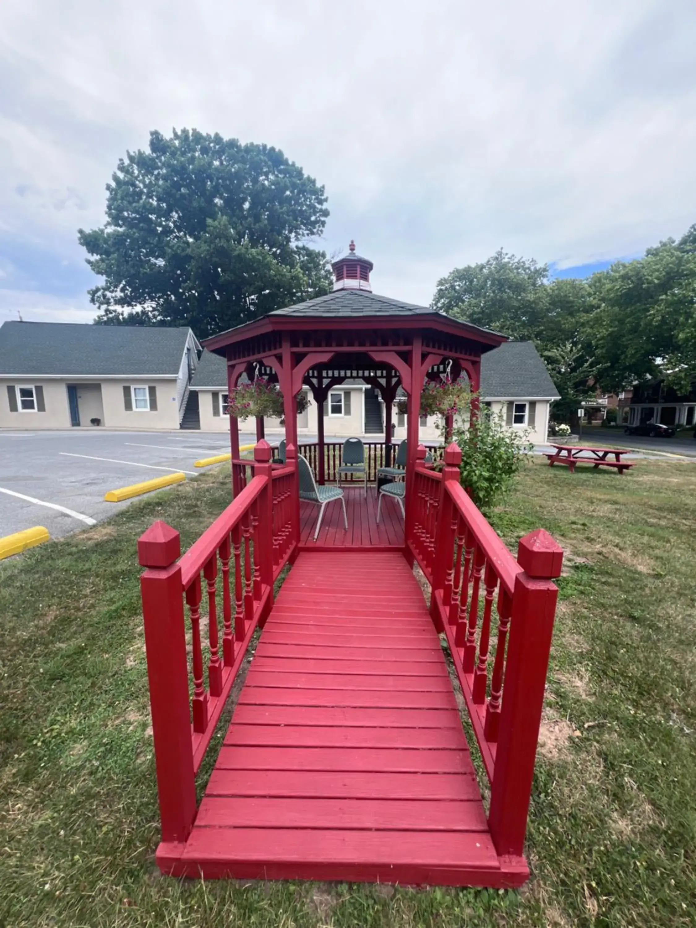 Property building in Rodeway Inn & Suites Hershey Chocolate Avenue Property building in Rodeway Inn & Suites Hershey Chocolate Avenue
