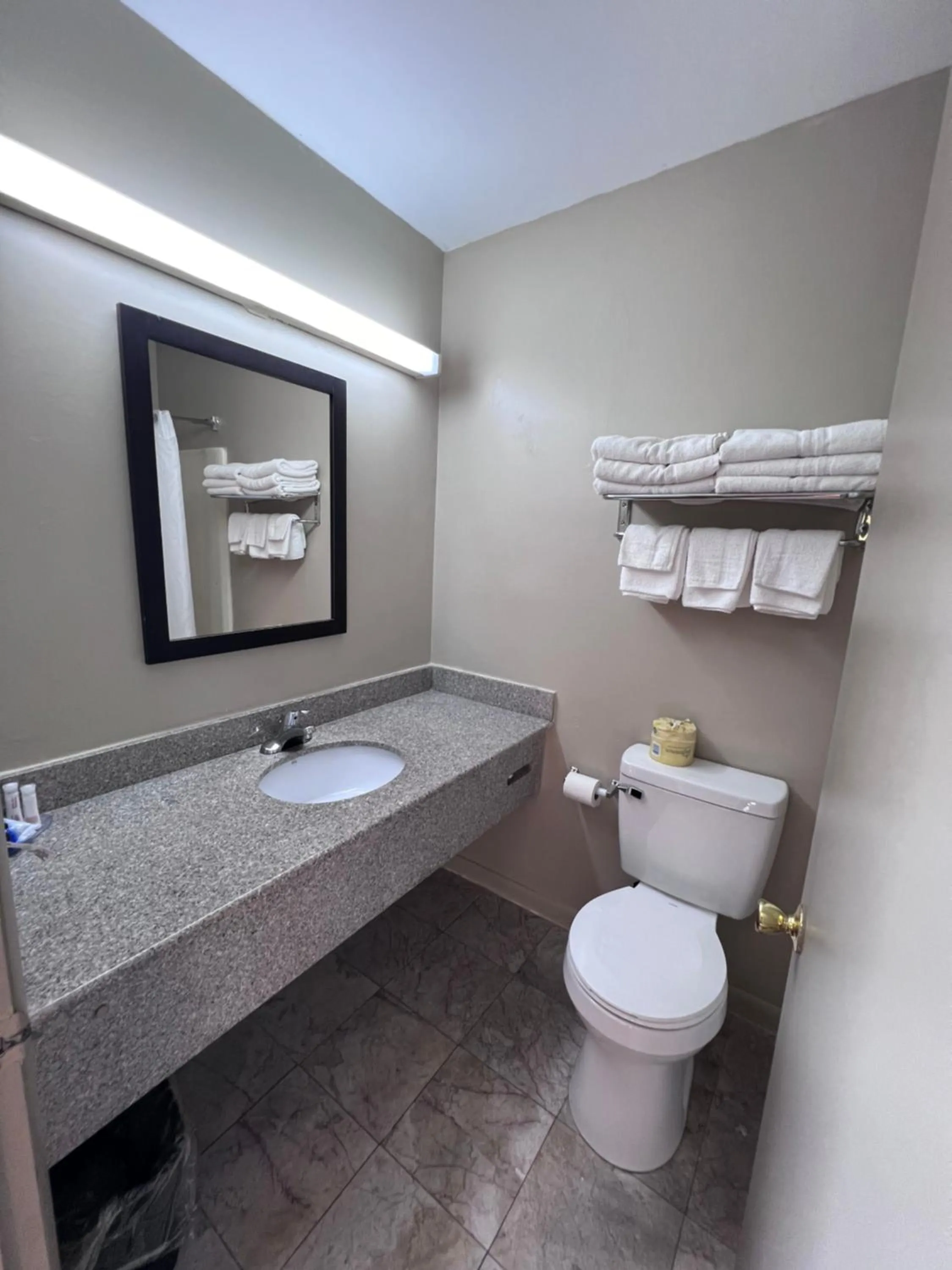 Rodeway Inn & Suites Hershey Chocolate Avenue