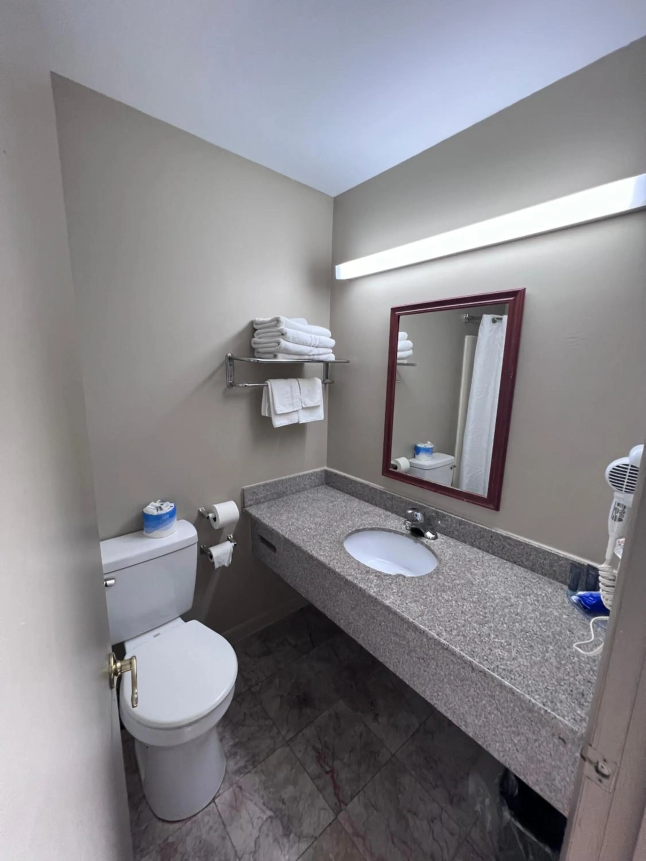 Rodeway Inn & Suites Hershey Chocolate Avenue