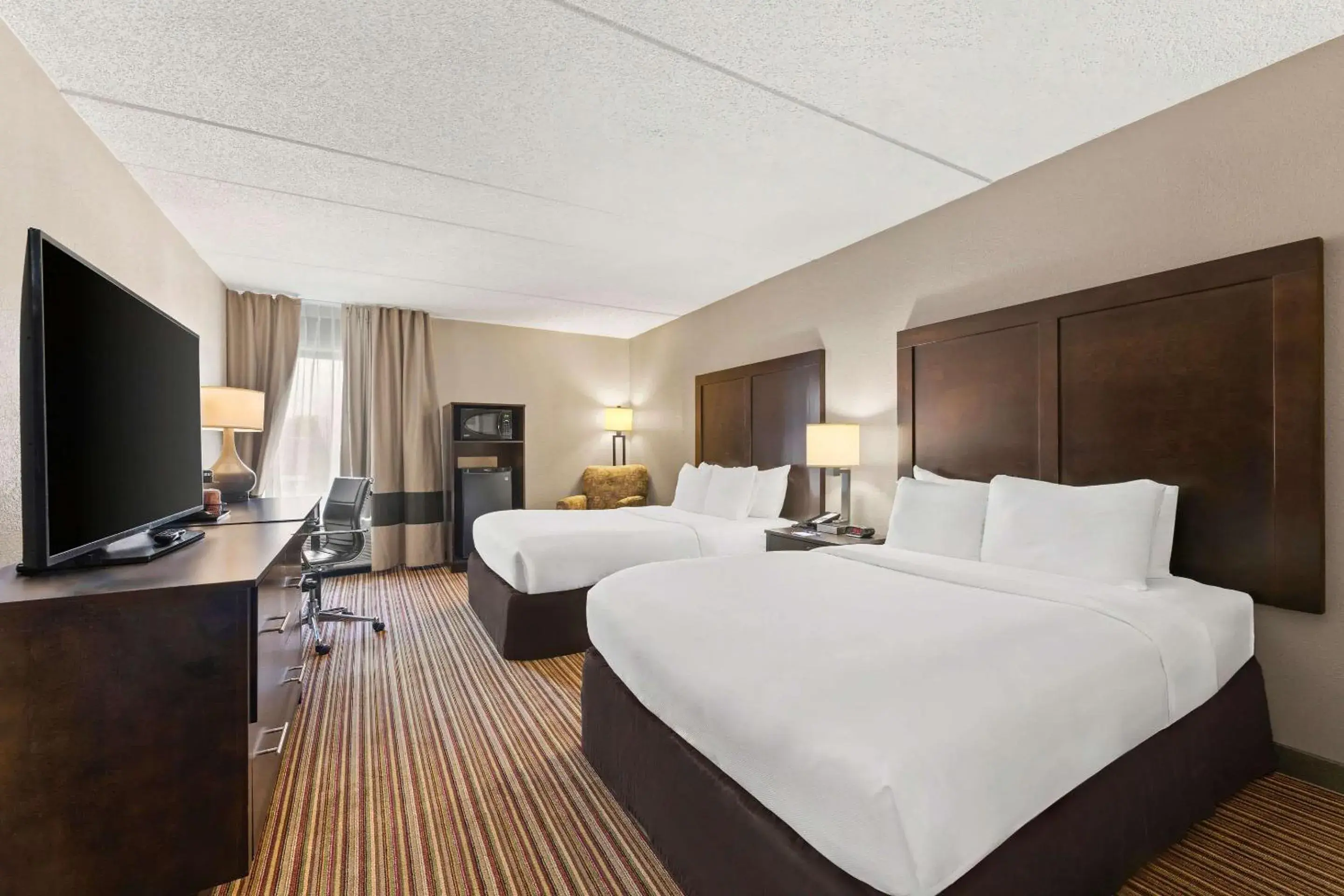 Bedroom, Bed in Comfort Inn Lehigh Valley West Bedroom, Bed in Comfort Inn Lehigh Valley West