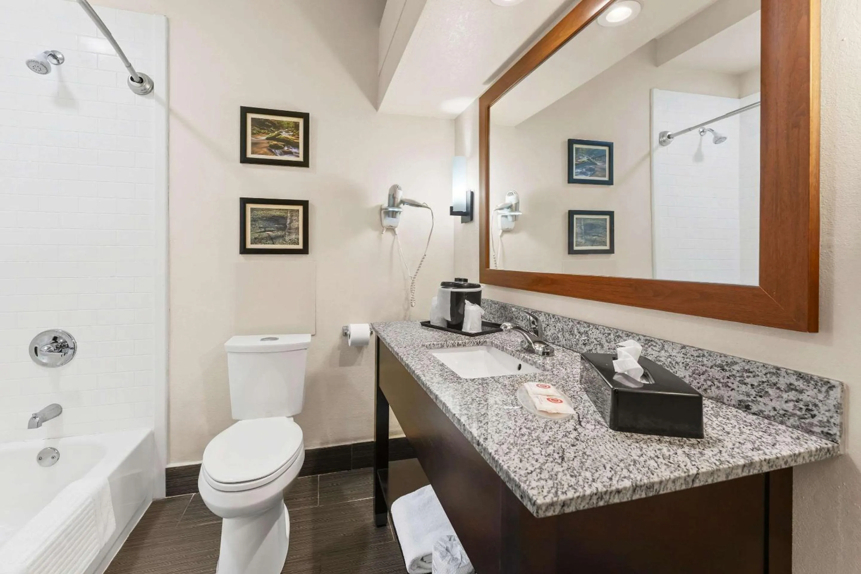 Bedroom in Comfort Inn Lehigh Valley West