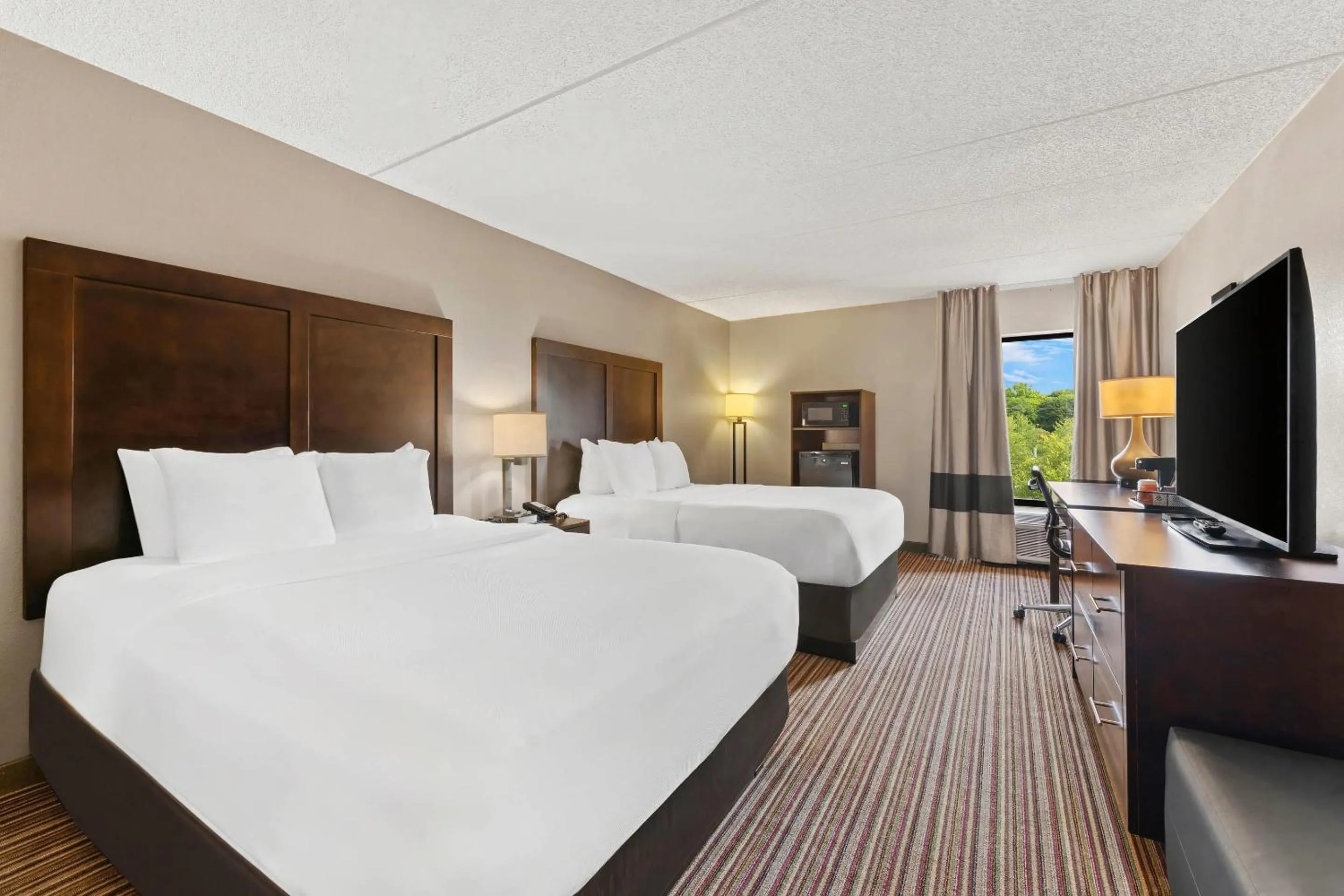 Bedroom, Bed in Comfort Inn Lehigh Valley West