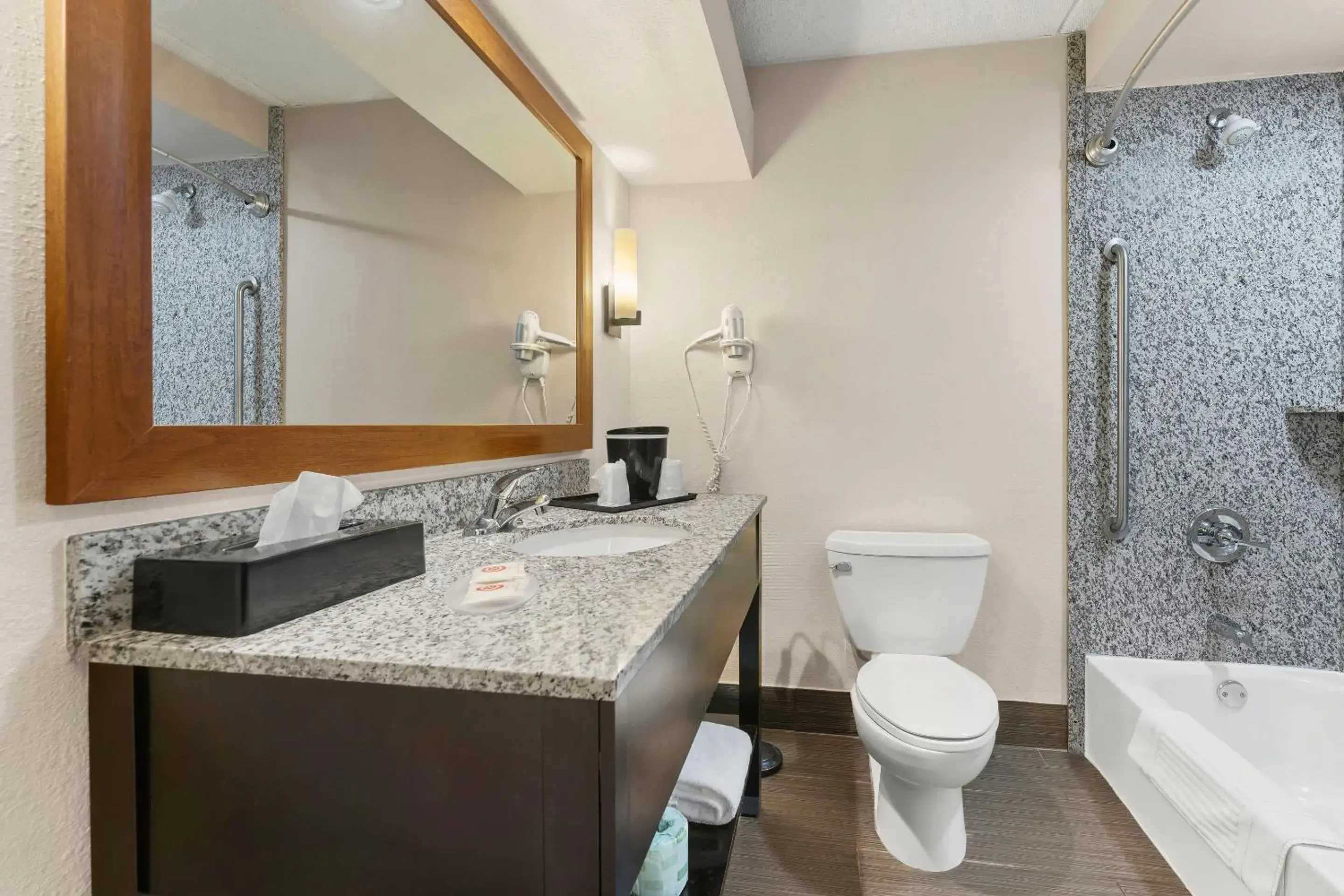 Bedroom in Comfort Inn Lehigh Valley West Bedroom in Comfort Inn Lehigh Valley West