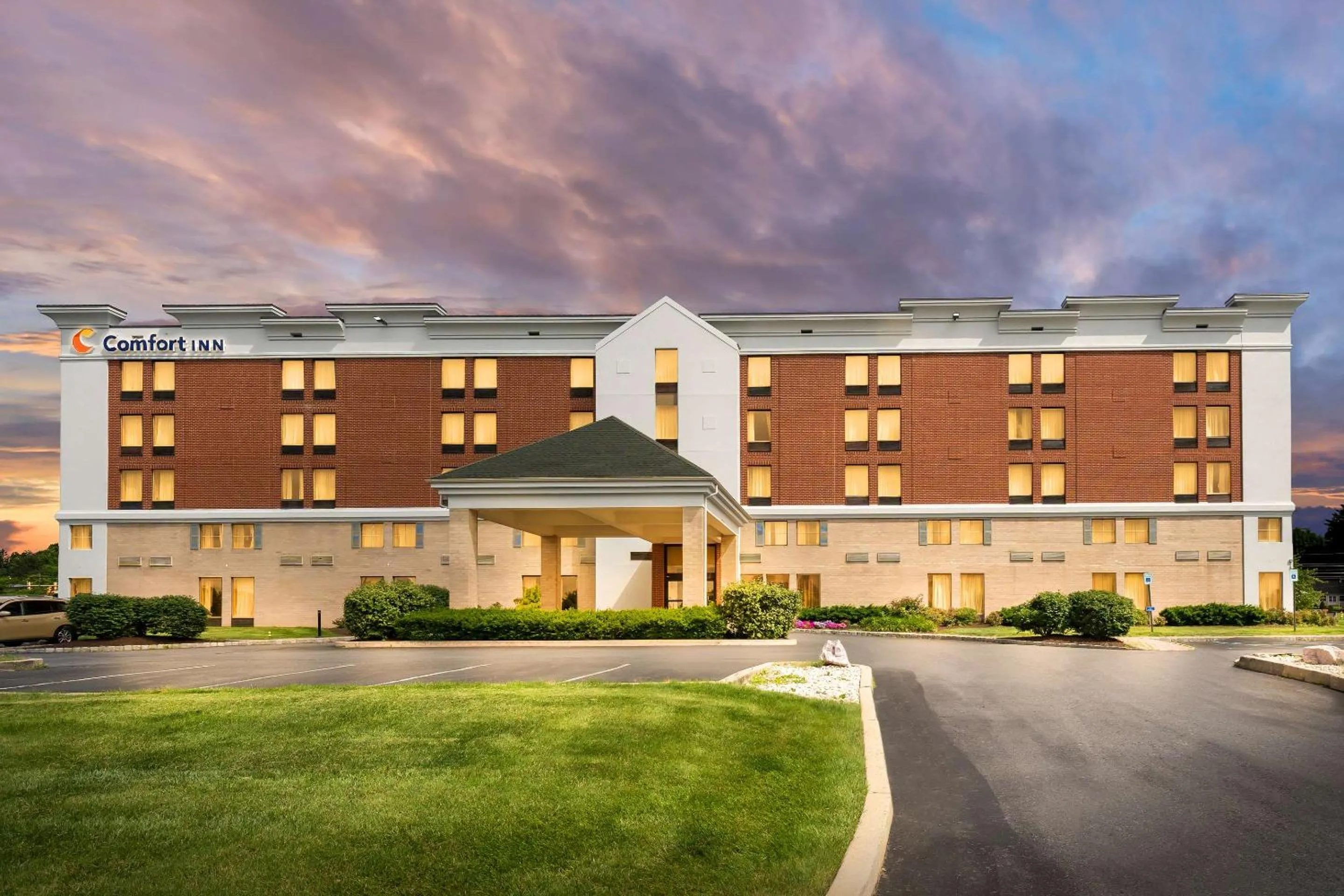 Property building in Comfort Inn Lehigh Valley West