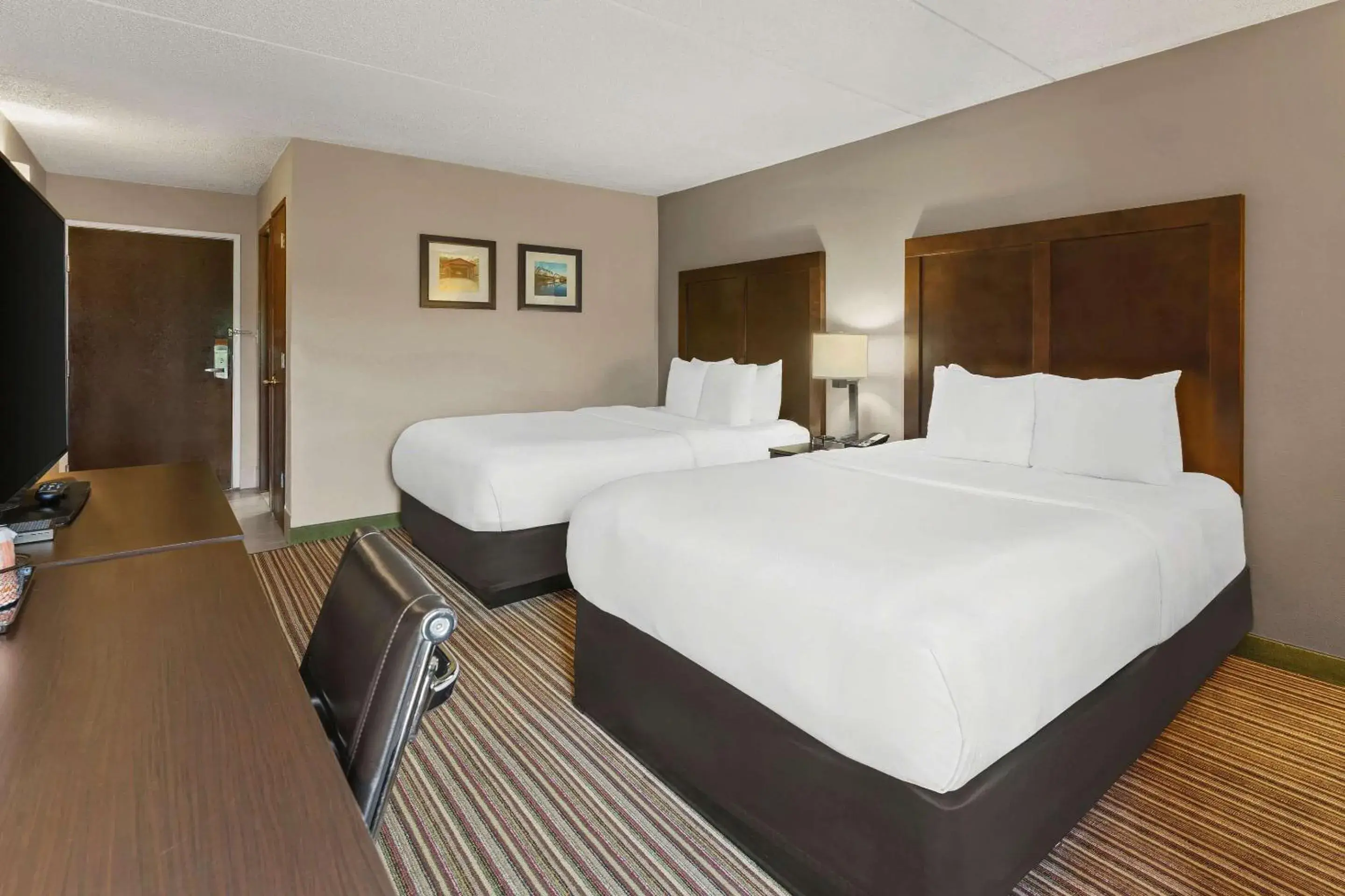 Bedroom, Bed in Comfort Inn Lehigh Valley West Bedroom, Bed in Comfort Inn Lehigh Valley West