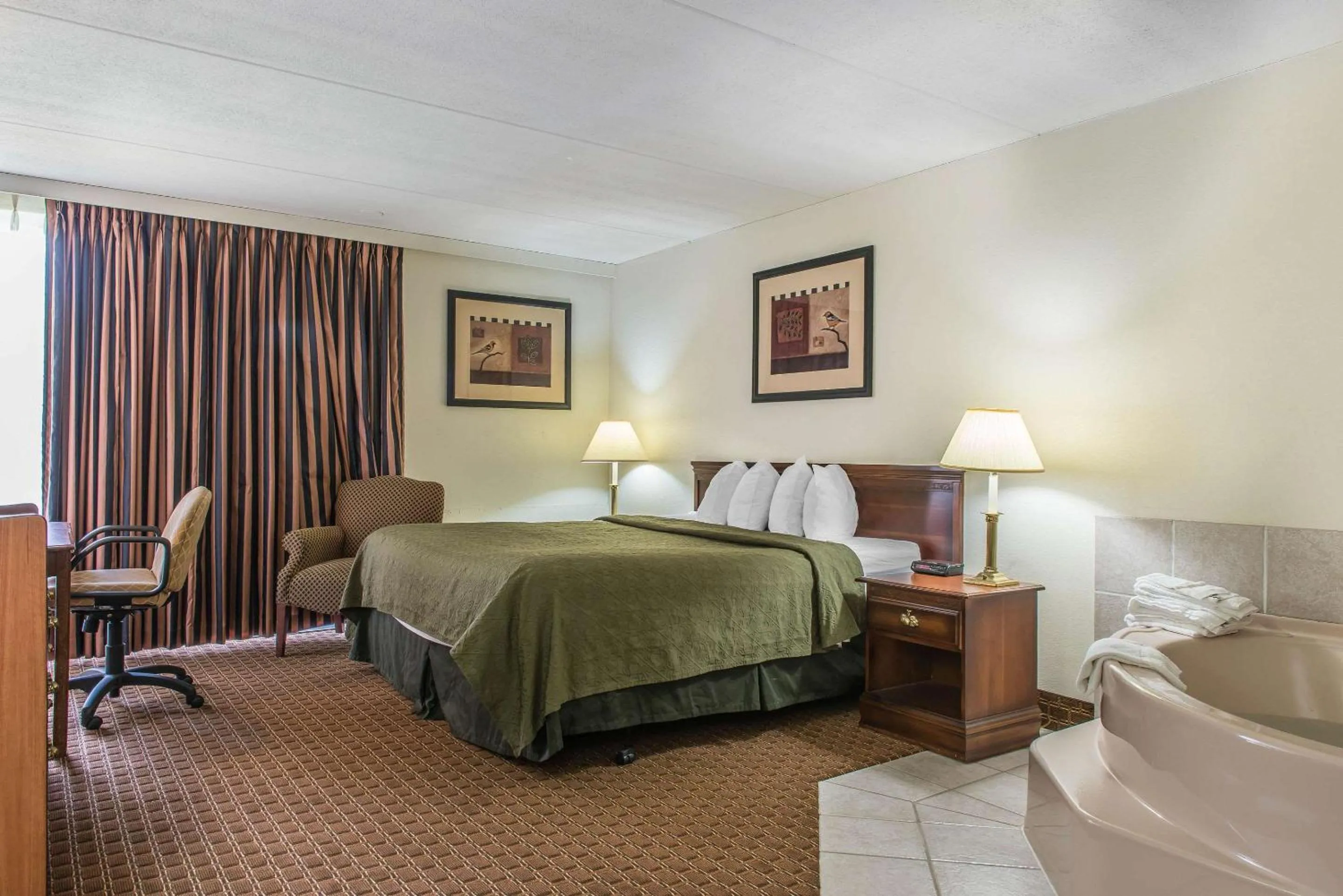 Photo of the whole room in Rodeway Inn Brookville