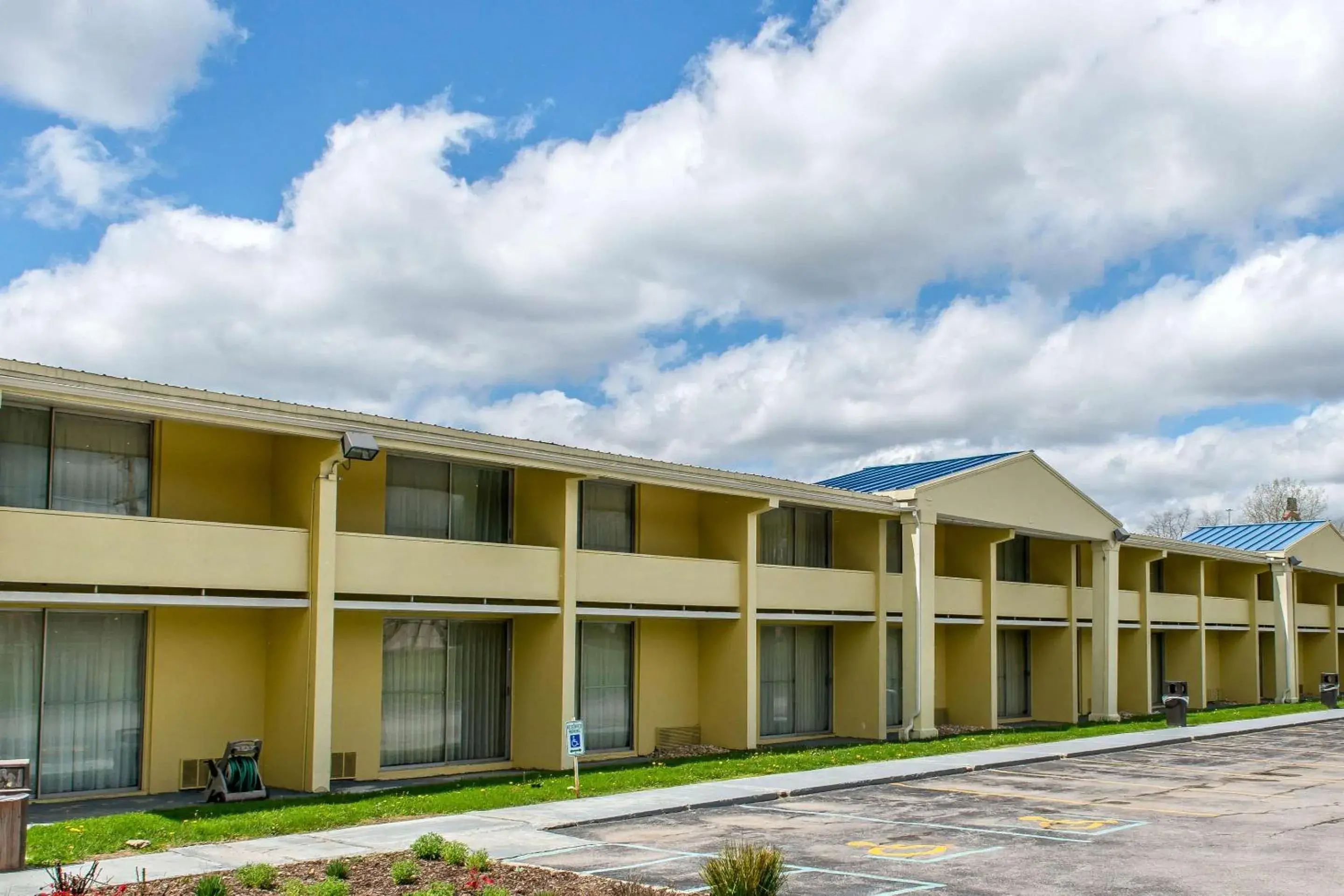 Property Building in Rodeway Inn Brookville Property Building in Rodeway Inn Brookville