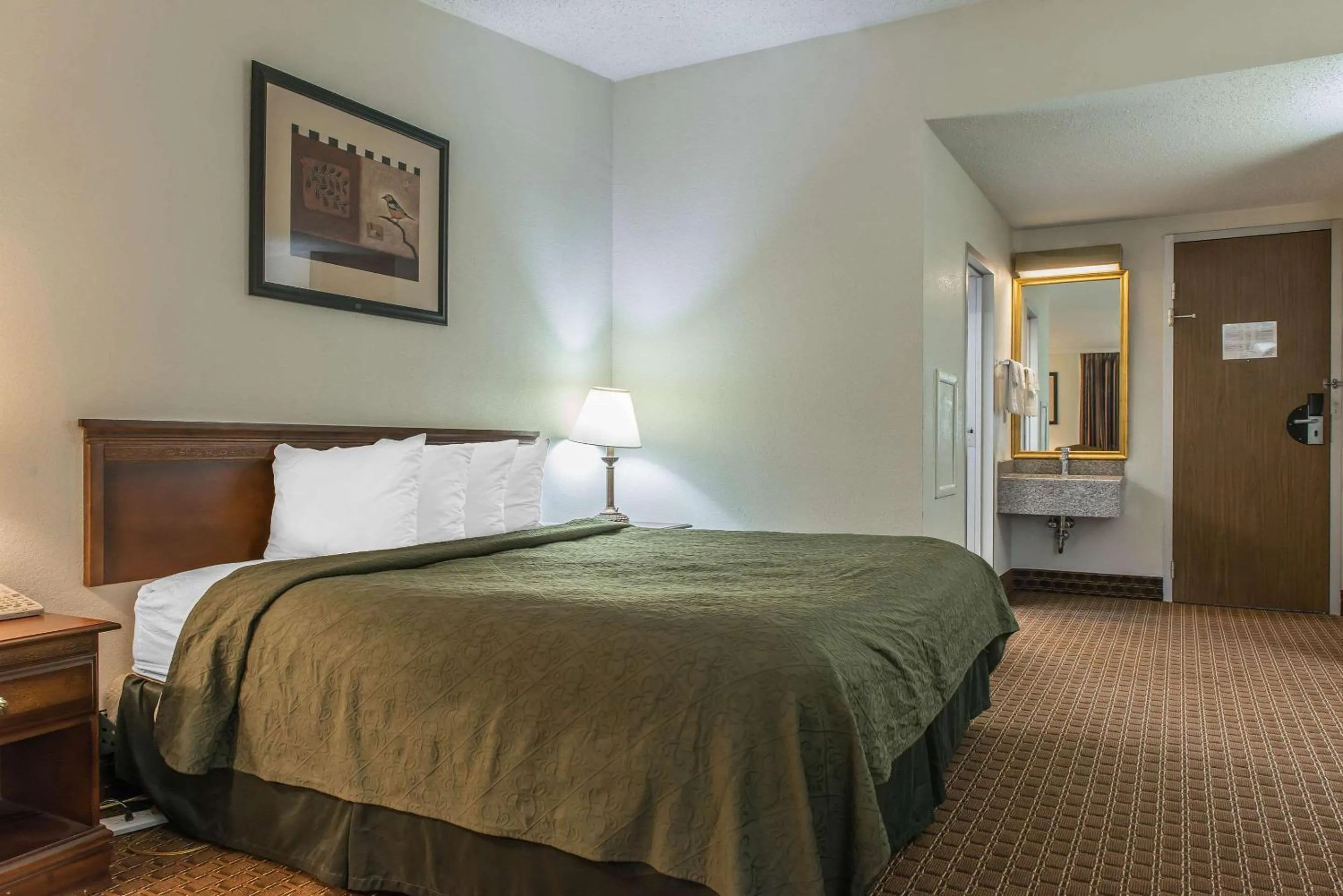 Photo of the whole room in Rodeway Inn Brookville