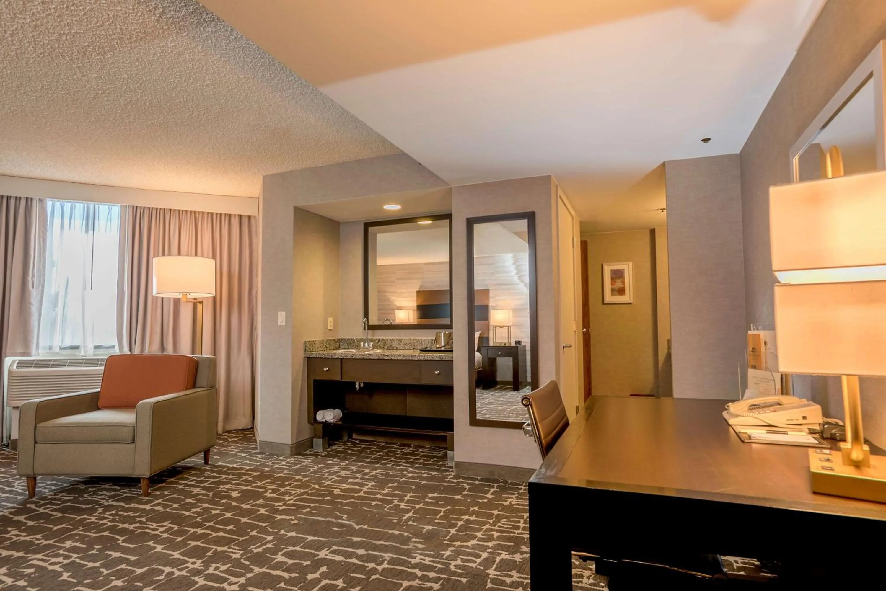 Bedroom, Bed in DoubleTree by Hilton Hotel Denver - Aurora
