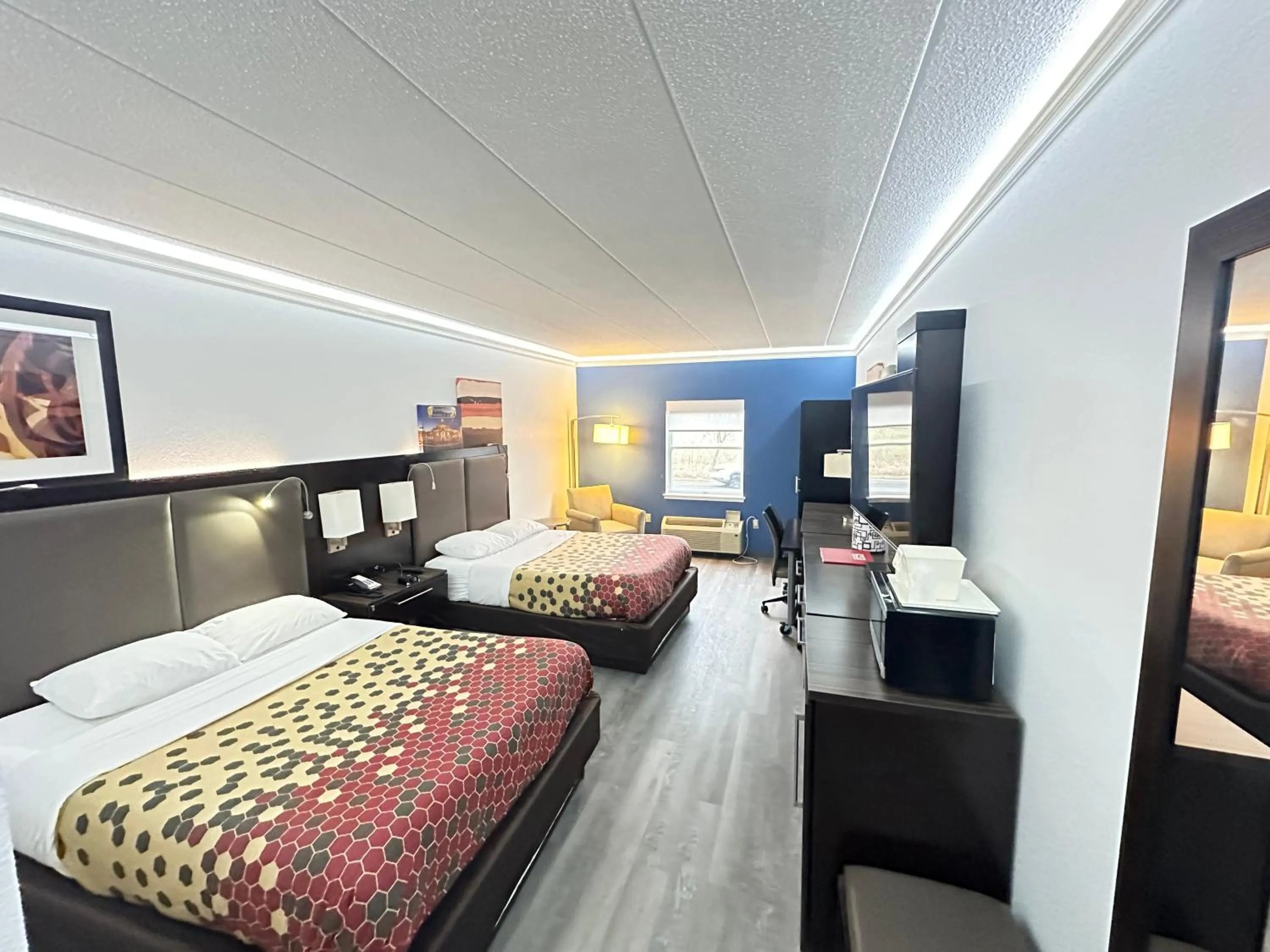 Bedroom, Bed in Baymont by Wyndham Lancaster PA Dutch Country