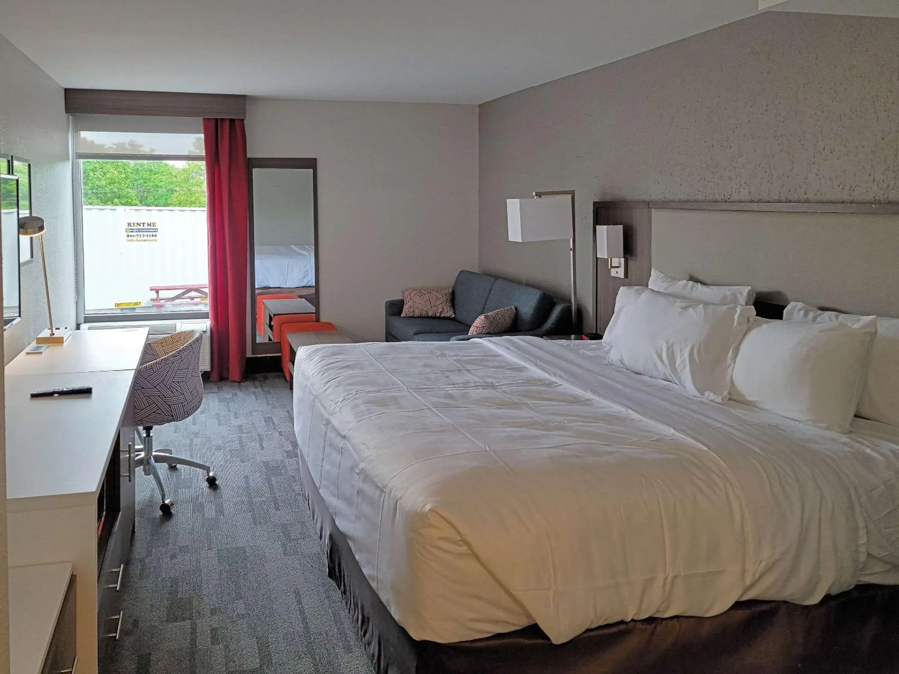 TV and multimedia, Bed in Comfort Inn & Suites Wyomissing-Reading TV and multimedia, Bed in Comfort Inn & Suites Wyomissing-Reading