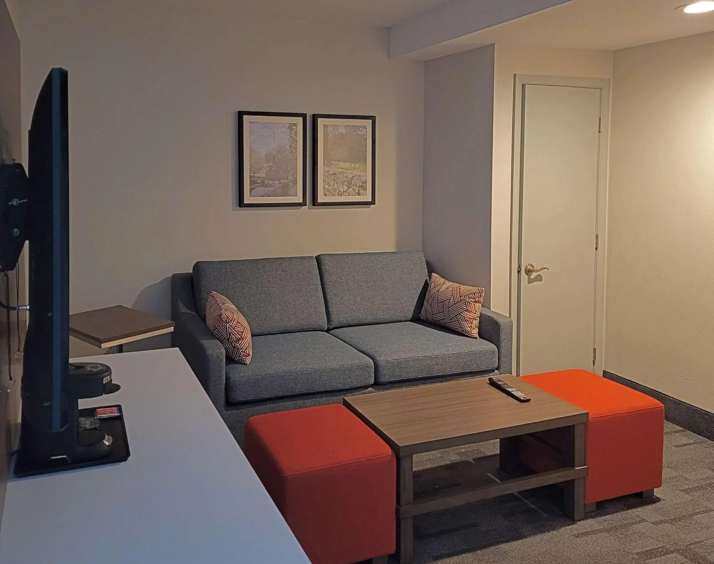 Photo of the whole room in Comfort Inn & Suites Wyomissing-Reading Photo of the whole room in Comfort Inn & Suites Wyomissing-Reading