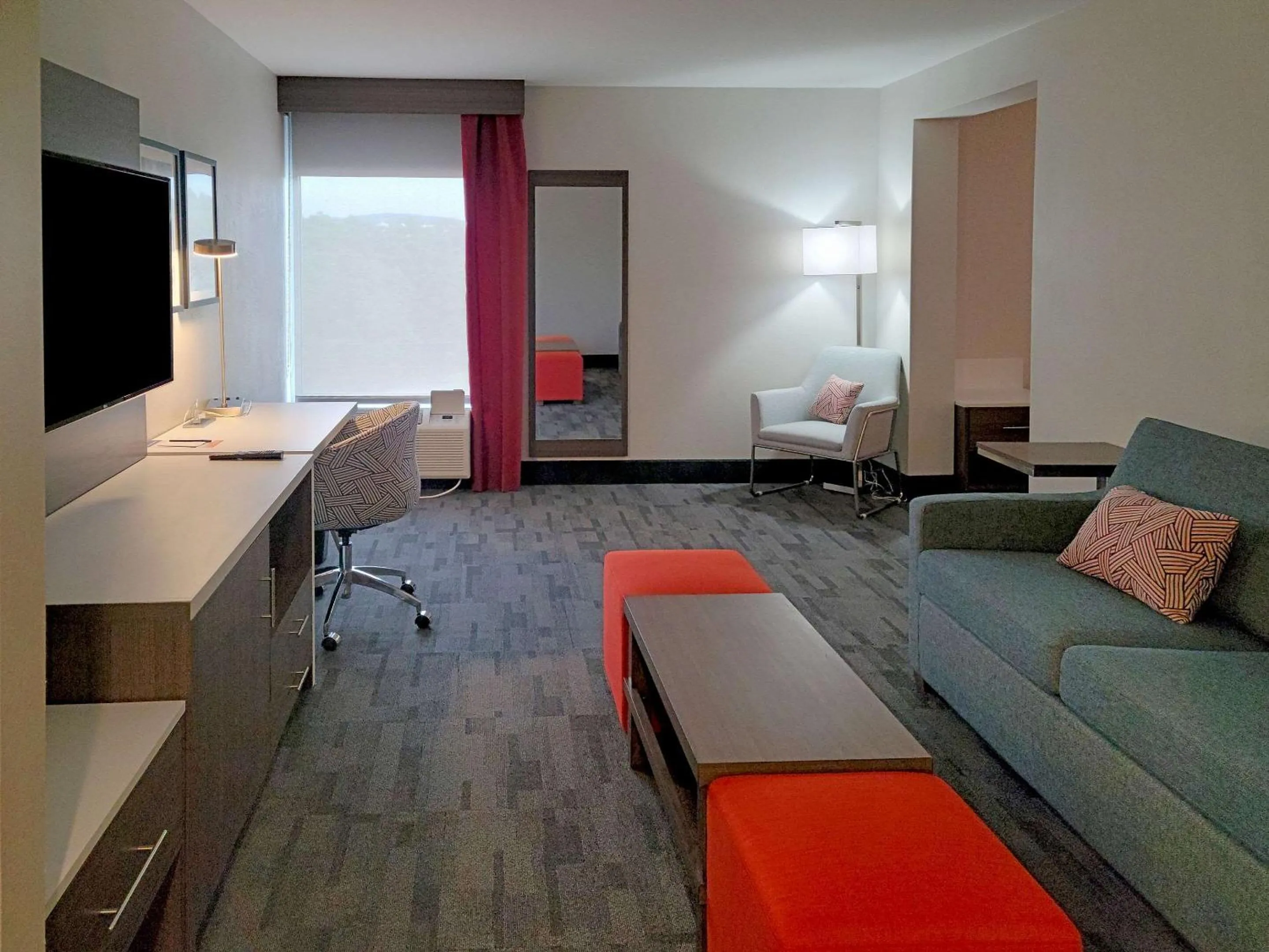 Coffee/tea facilities, Bed in Comfort Inn & Suites Wyomissing-Reading