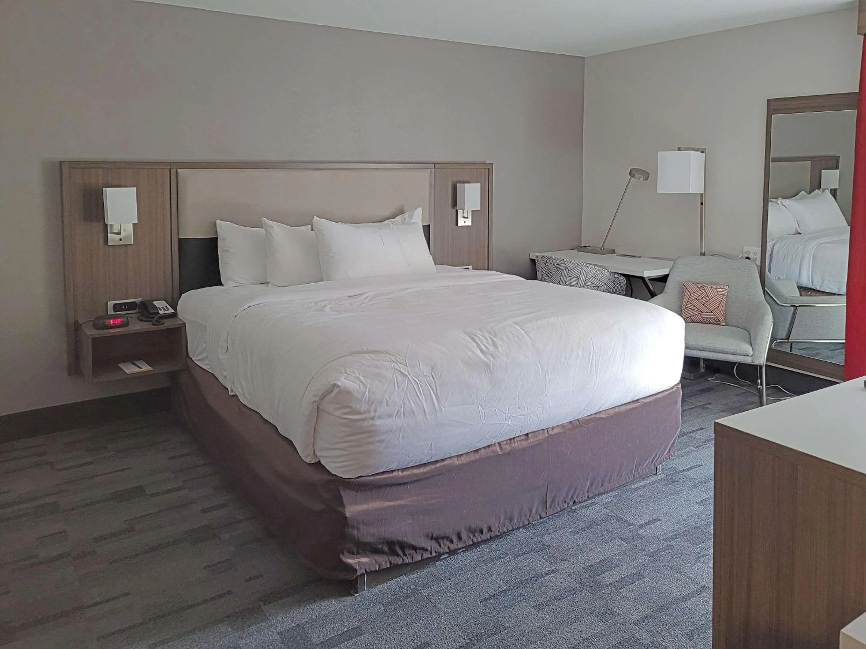 Photo of the whole room, Bed in Comfort Inn & Suites Wyomissing-Reading