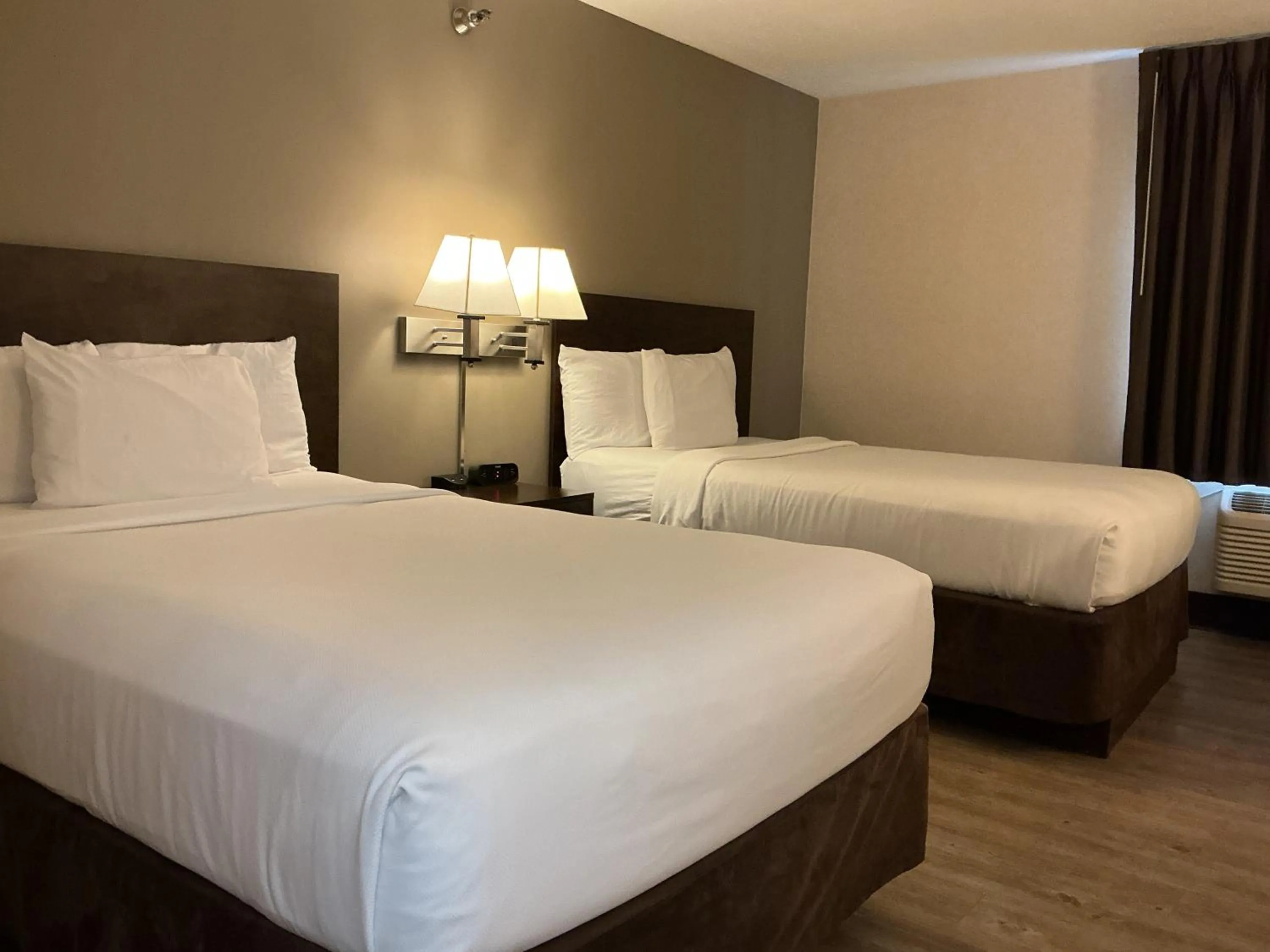 Bed in Quality Inn Wilkes-Barre near Arena