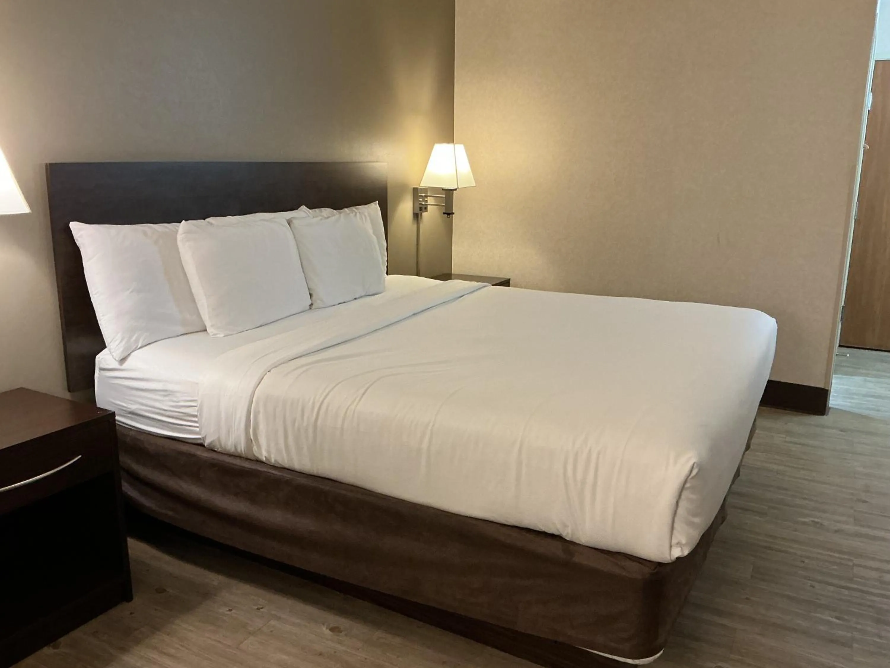 Bed in Quality Inn Wilkes-Barre near Arena