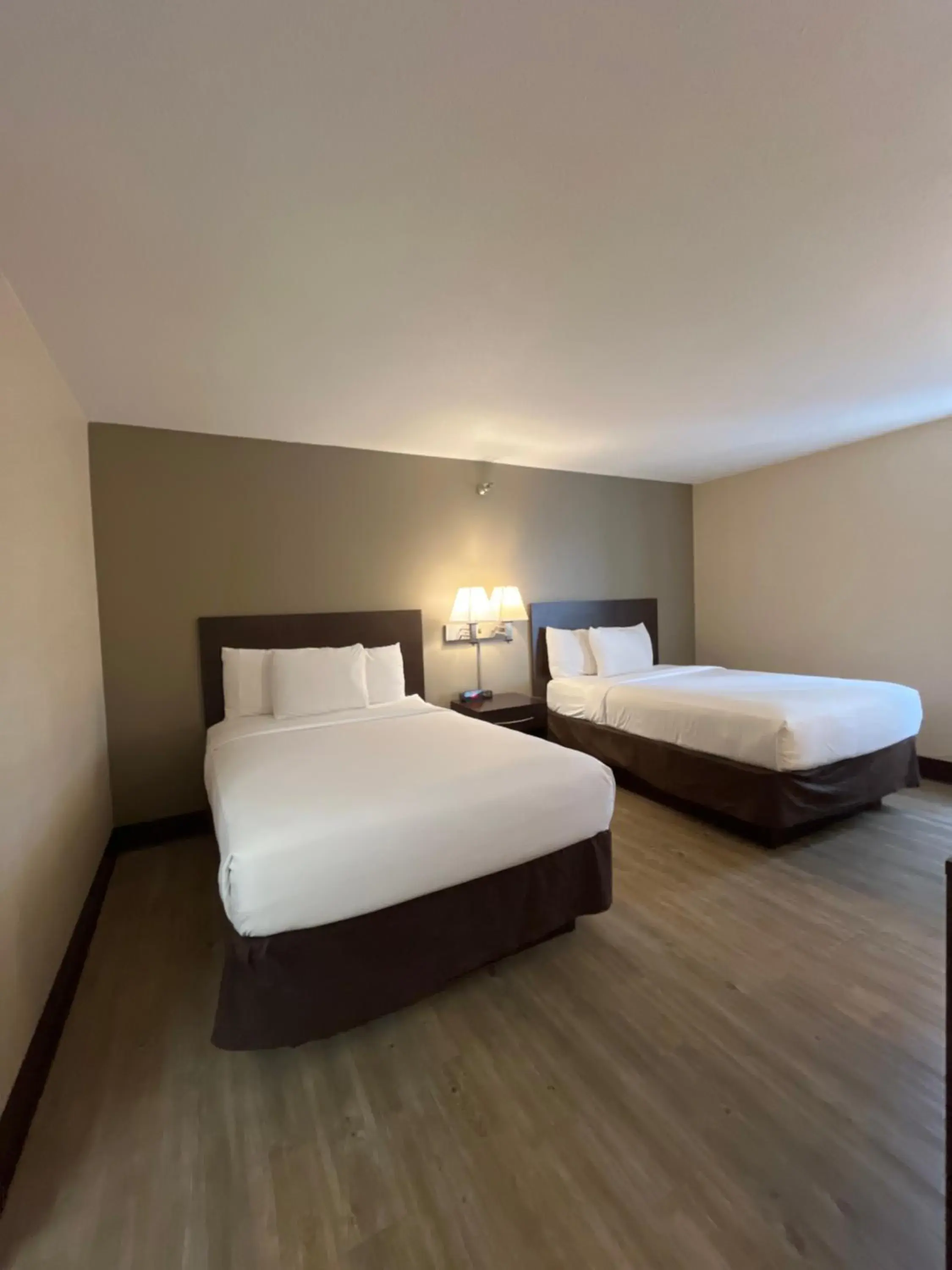 Bed in Quality Inn Wilkes-Barre near Arena Bed in Quality Inn Wilkes-Barre near Arena