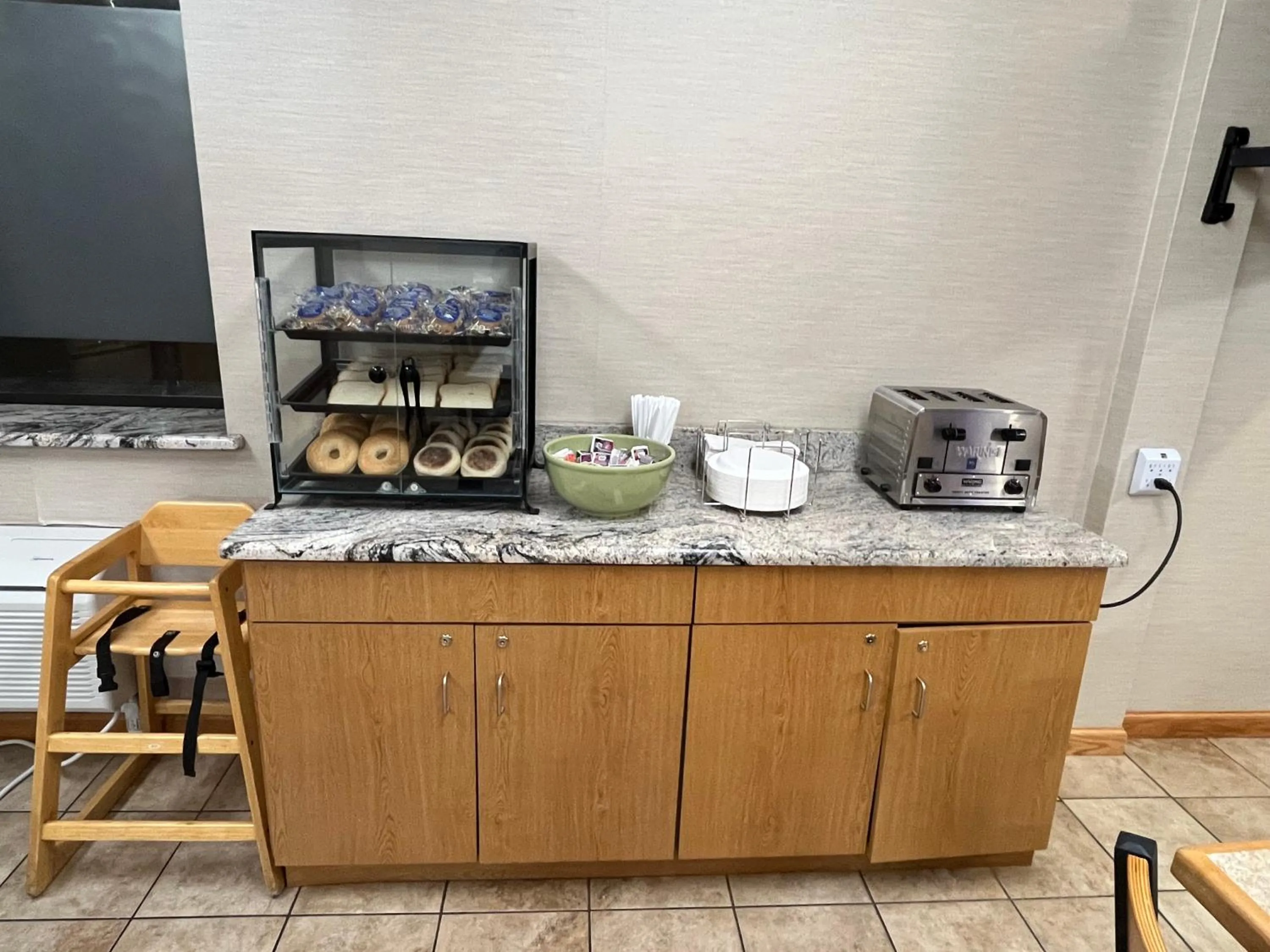 Breakfast in Quality Inn Wilkes-Barre near Arena