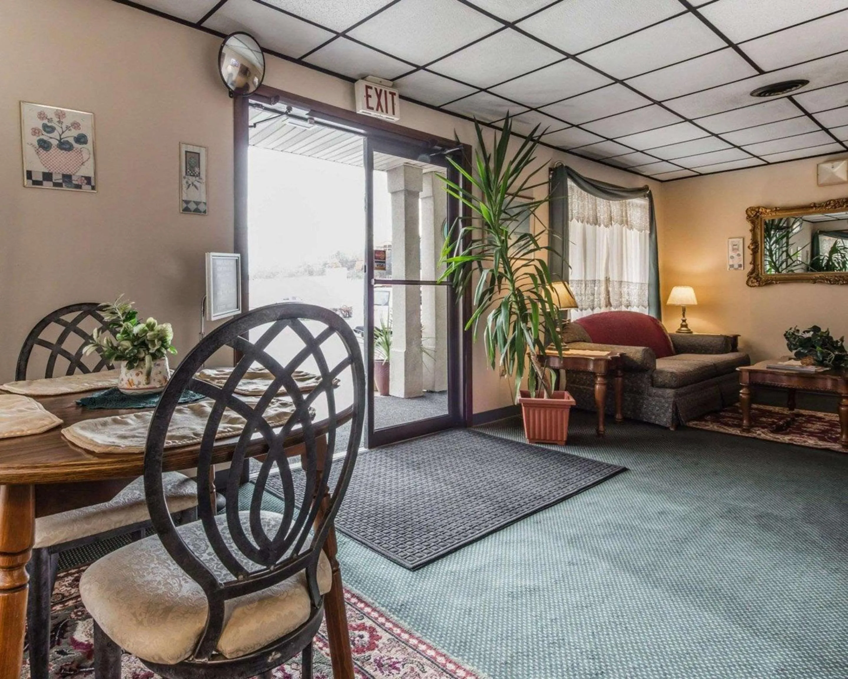 Lobby or reception, Seating Area in Econo Lodge Altoona I-99