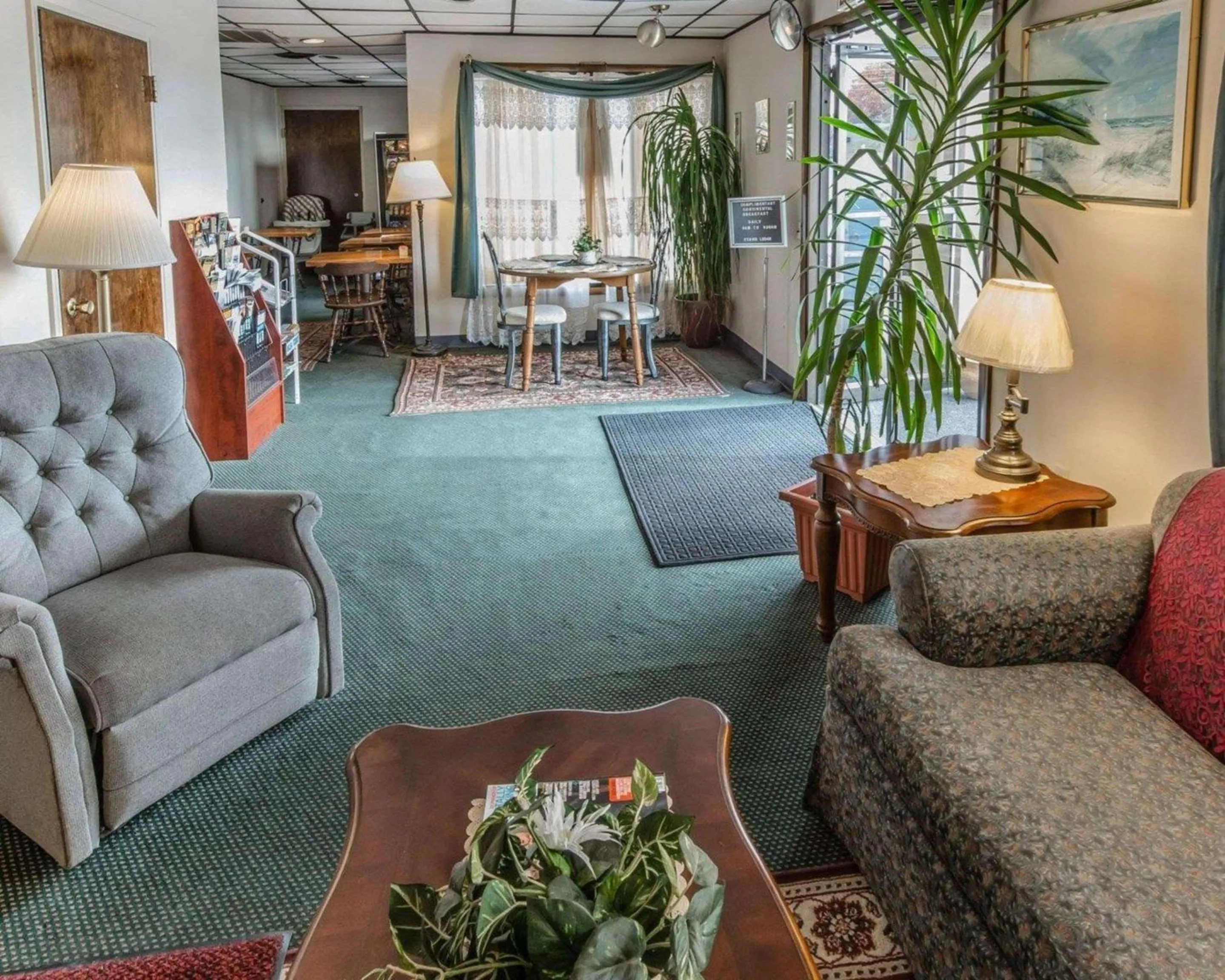 Lobby or reception, Seating Area in Econo Lodge Altoona I-99