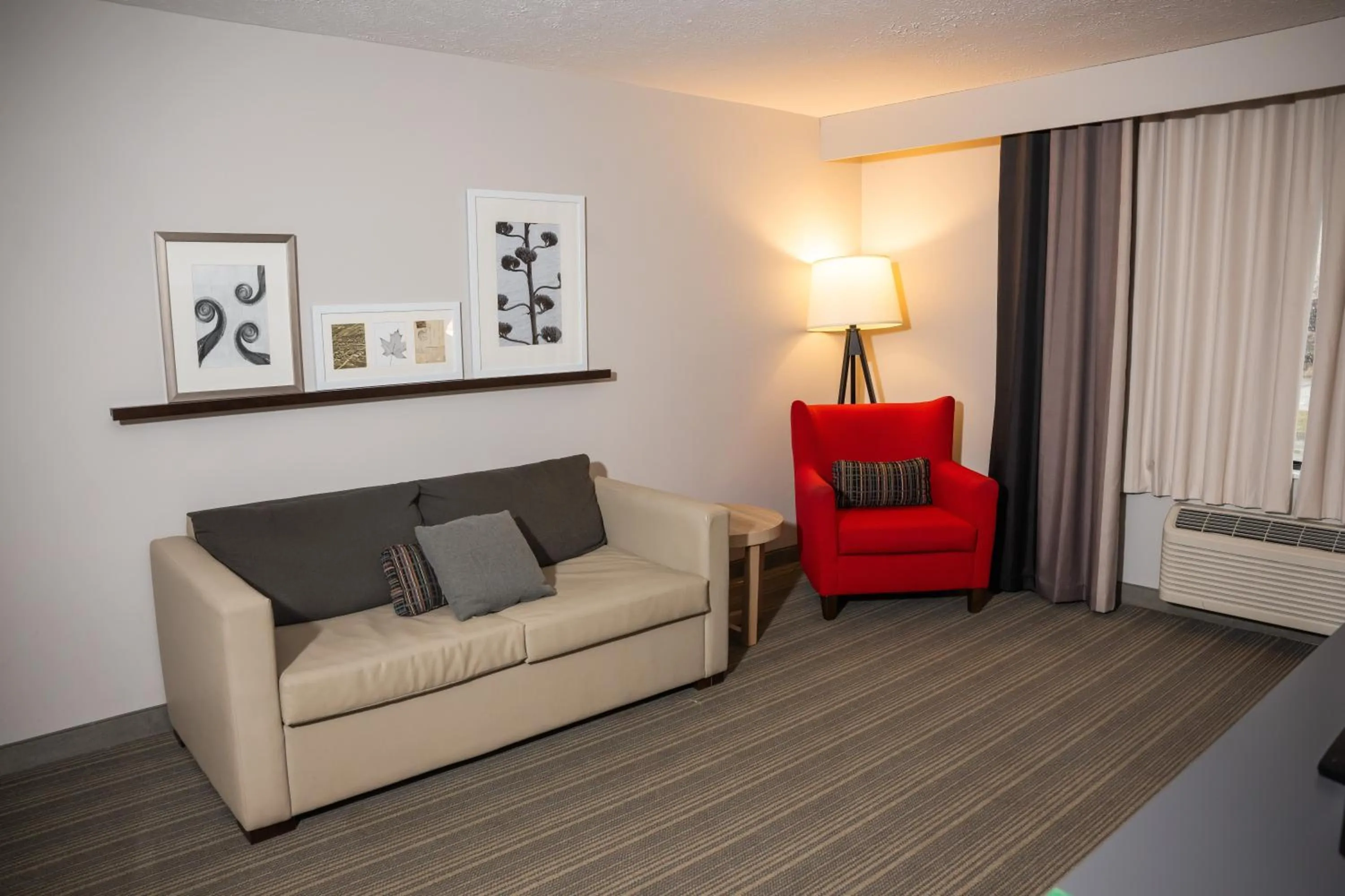 Country Inn & Suites by Radisson, Erie, PA