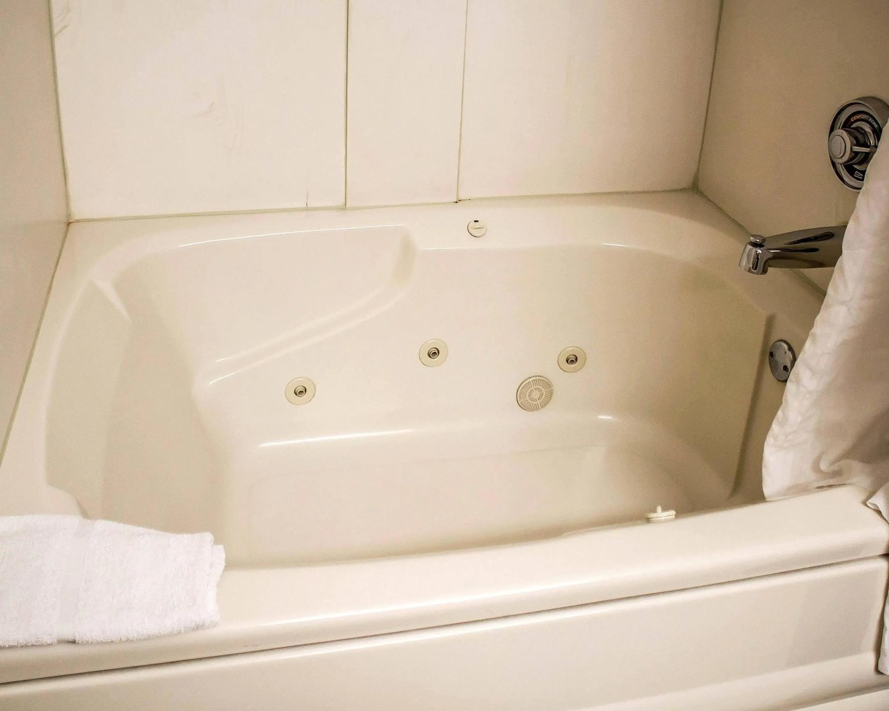 Bedroom in Quality Inn Clarion