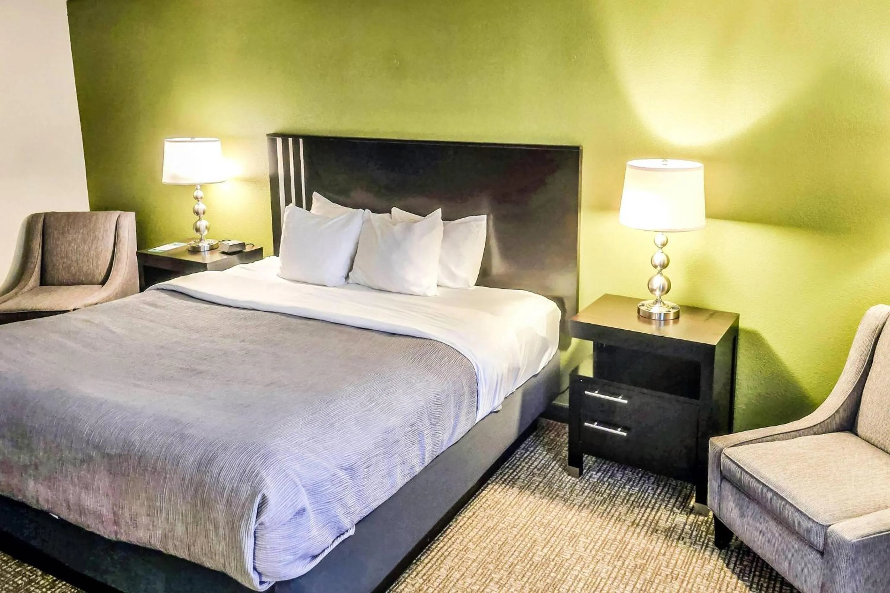 Bedroom, Bed in Quality Inn Selinsgrove