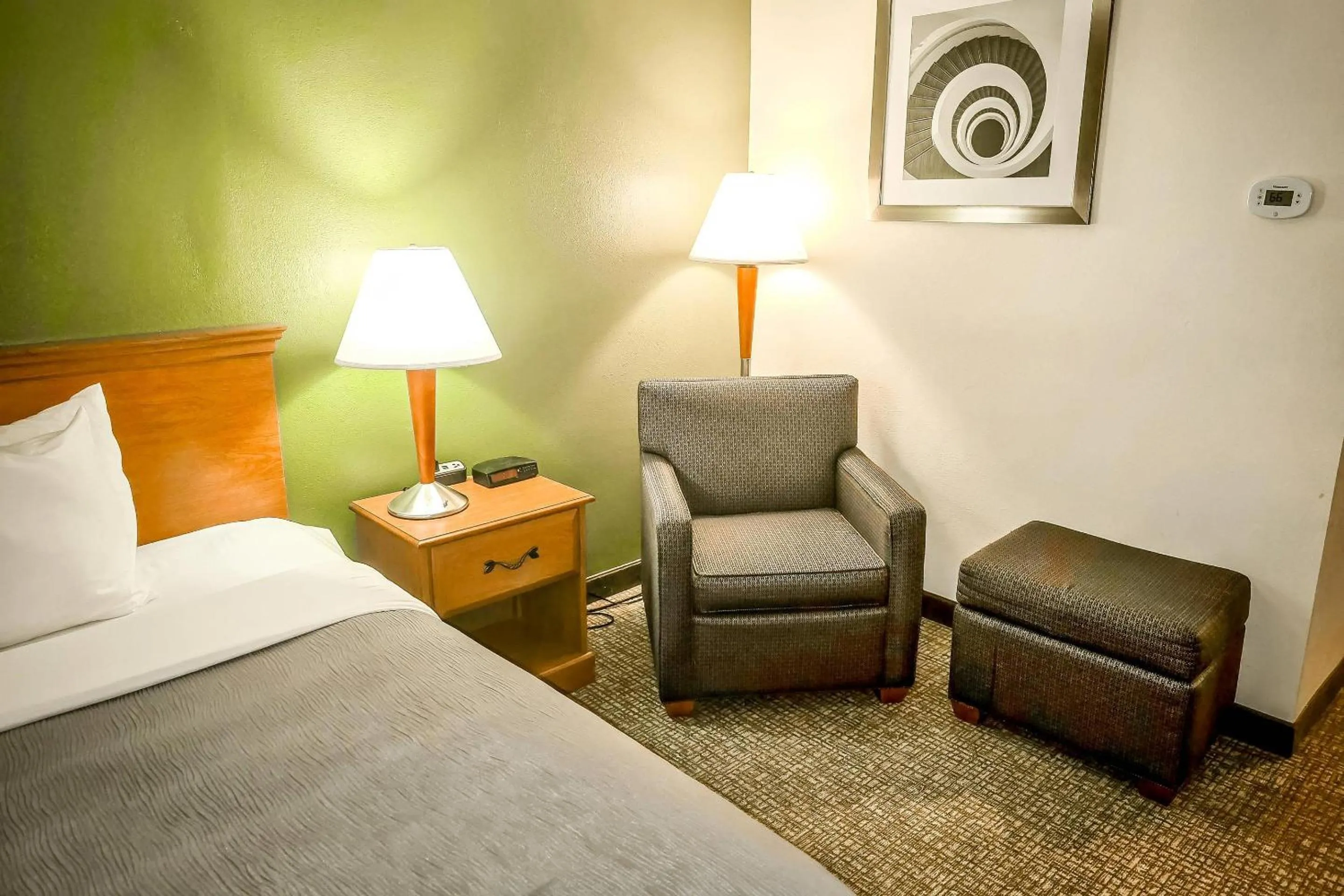 Bedroom, Bed in Quality Inn Selinsgrove