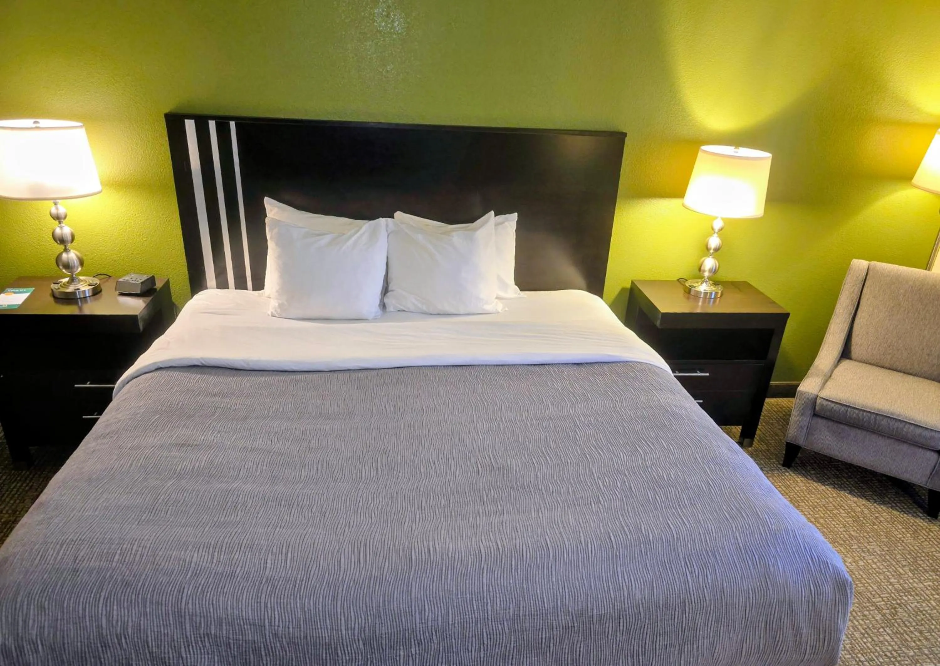 Bed in Quality Inn Selinsgrove