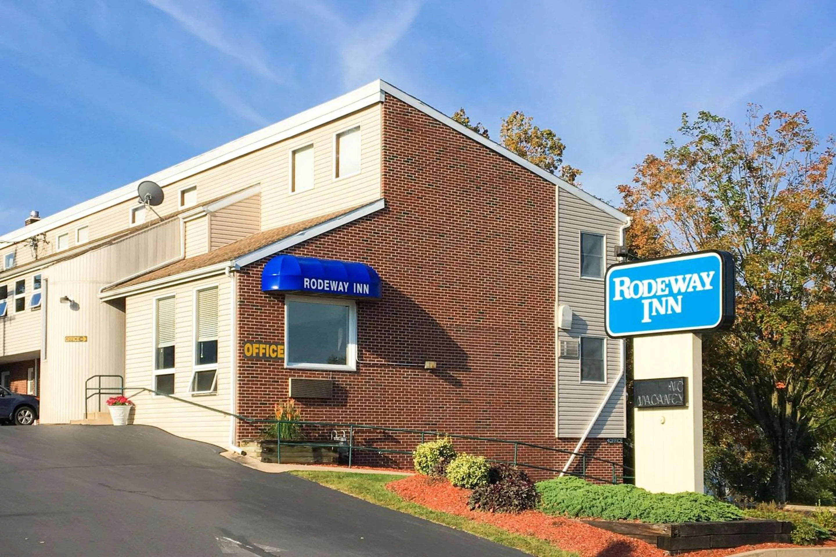 Property building in Rodeway Inn State College - near University