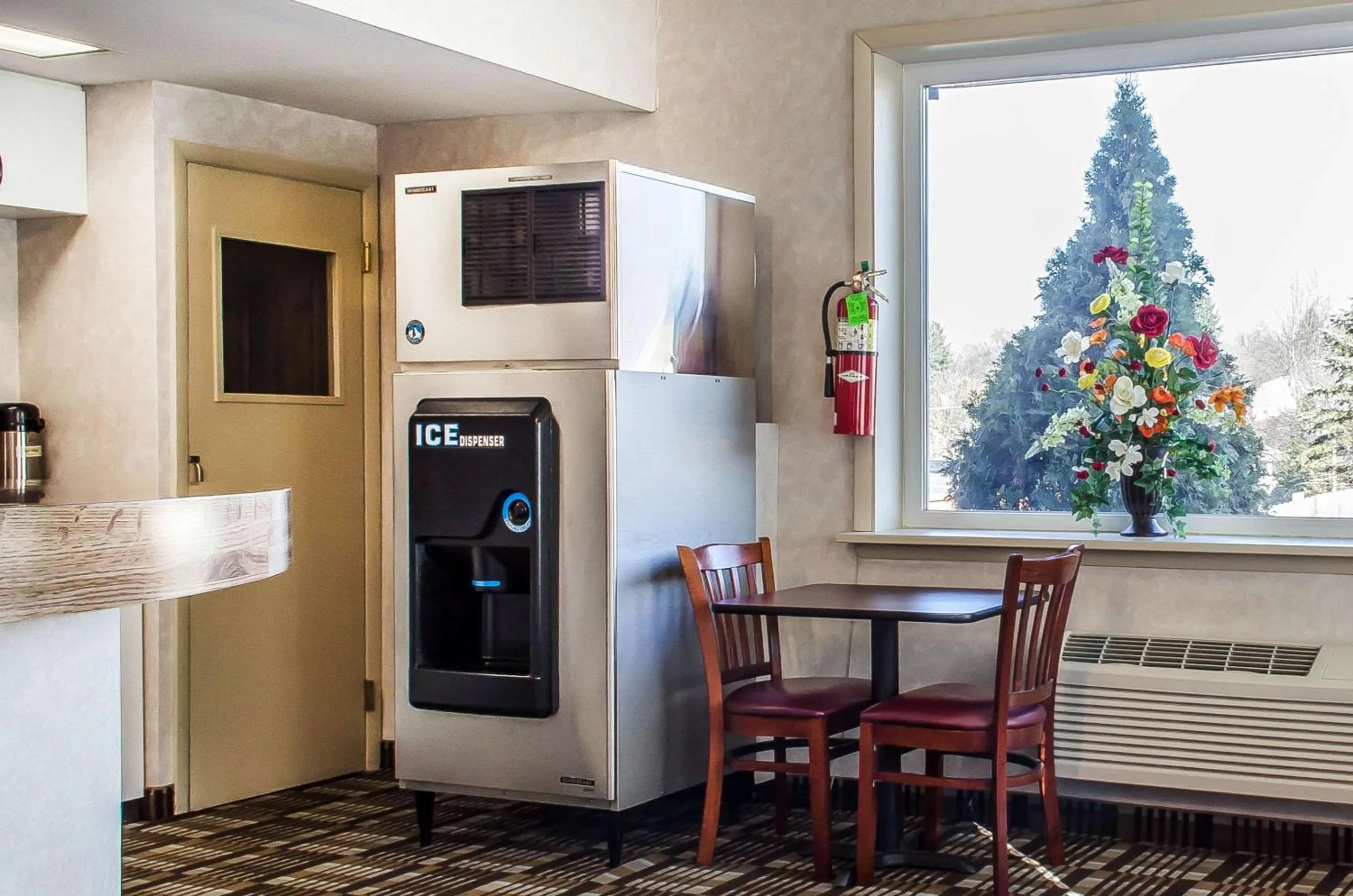 Restaurant/places to eat in Rodeway Inn State College - near University