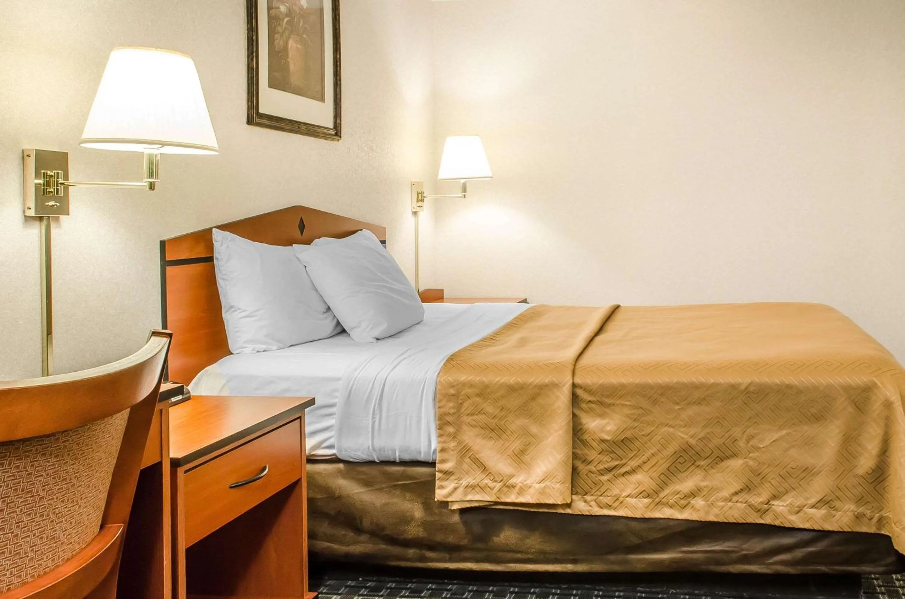 Photo of the whole room in Rodeway Inn State College - near University