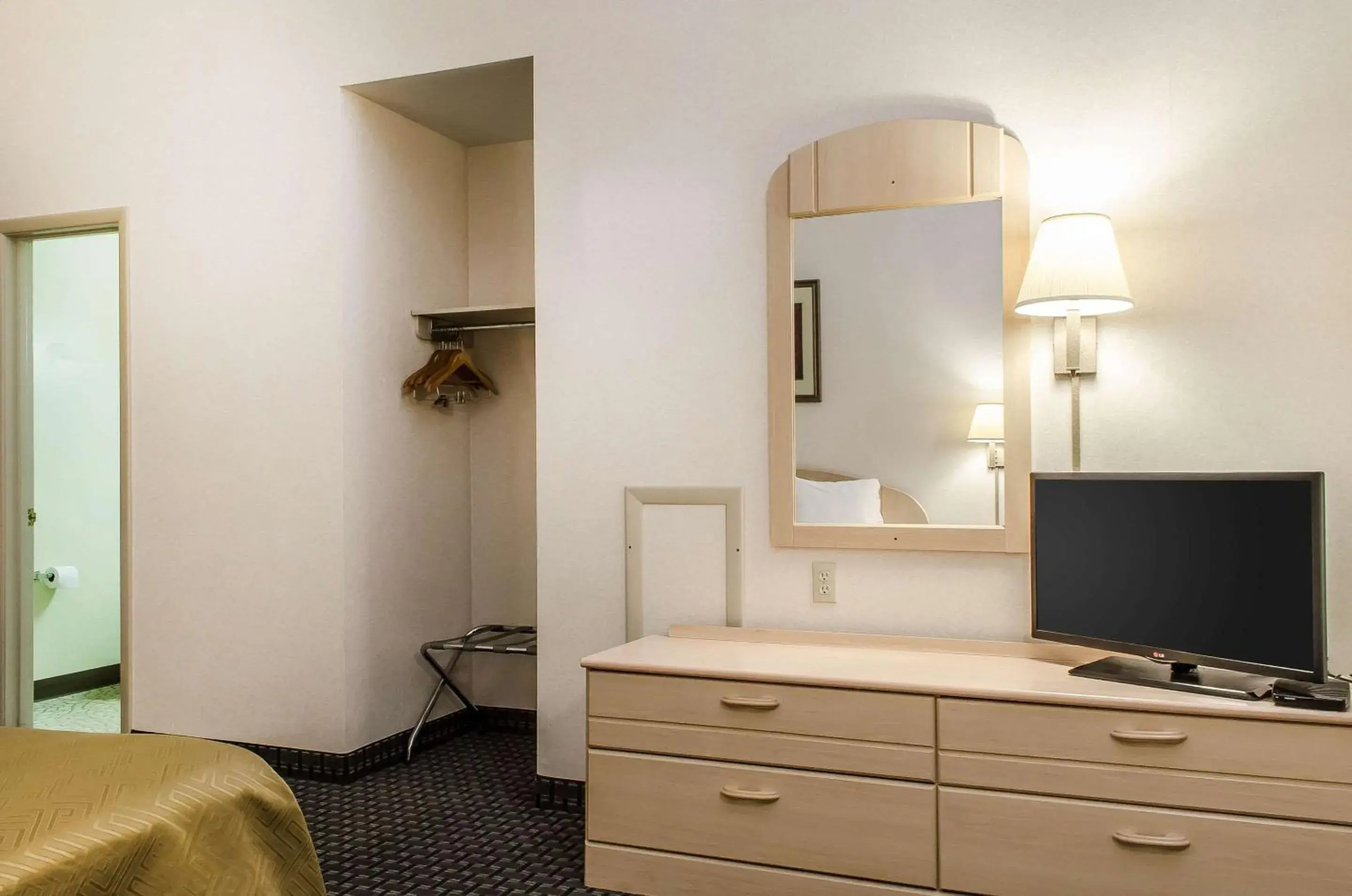 Photo of the whole room in Rodeway Inn State College - near University Photo of the whole room in Rodeway Inn State College - near University