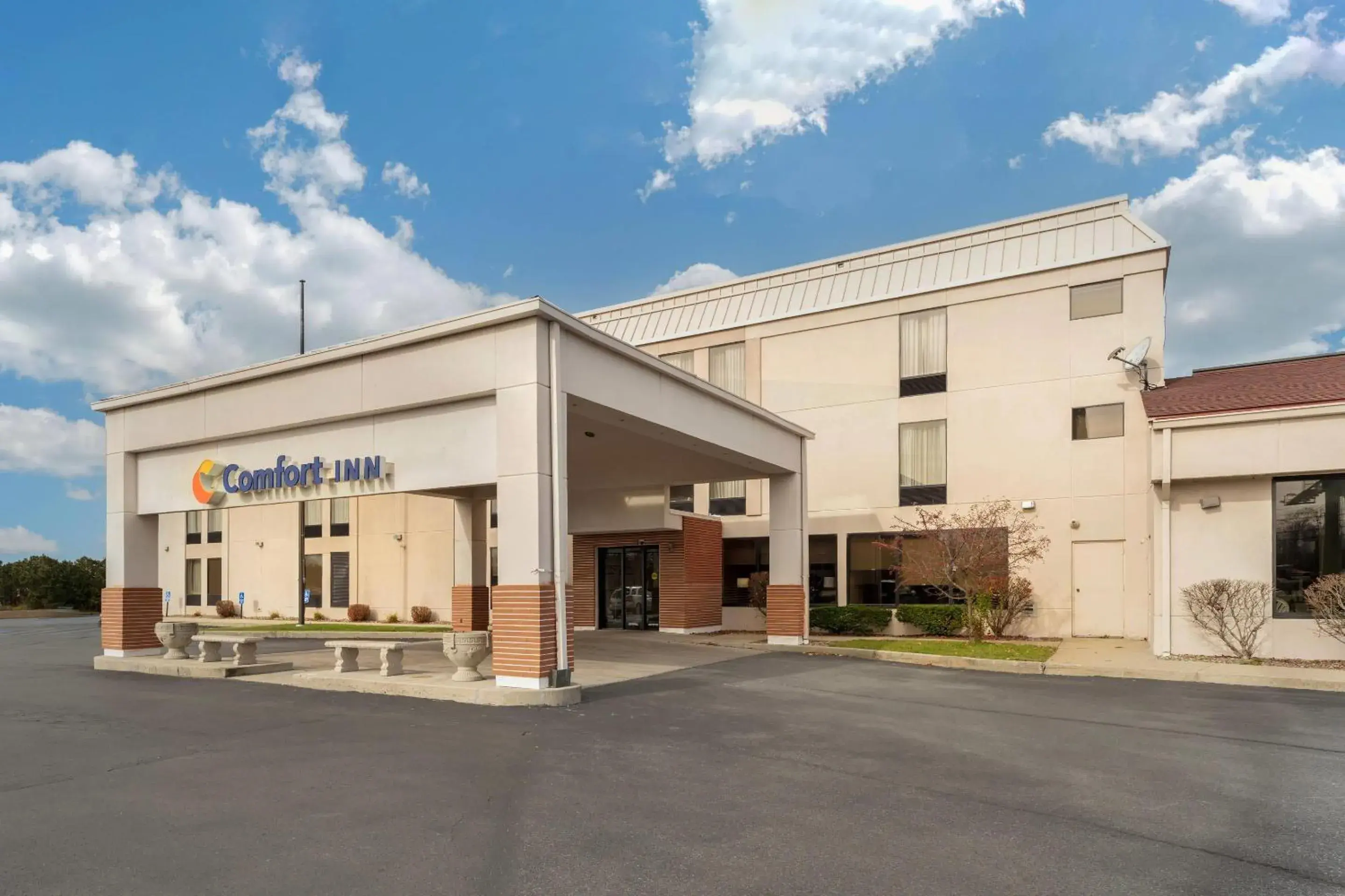 Property building in Comfort Inn Ebensburg Property building in Comfort Inn Ebensburg