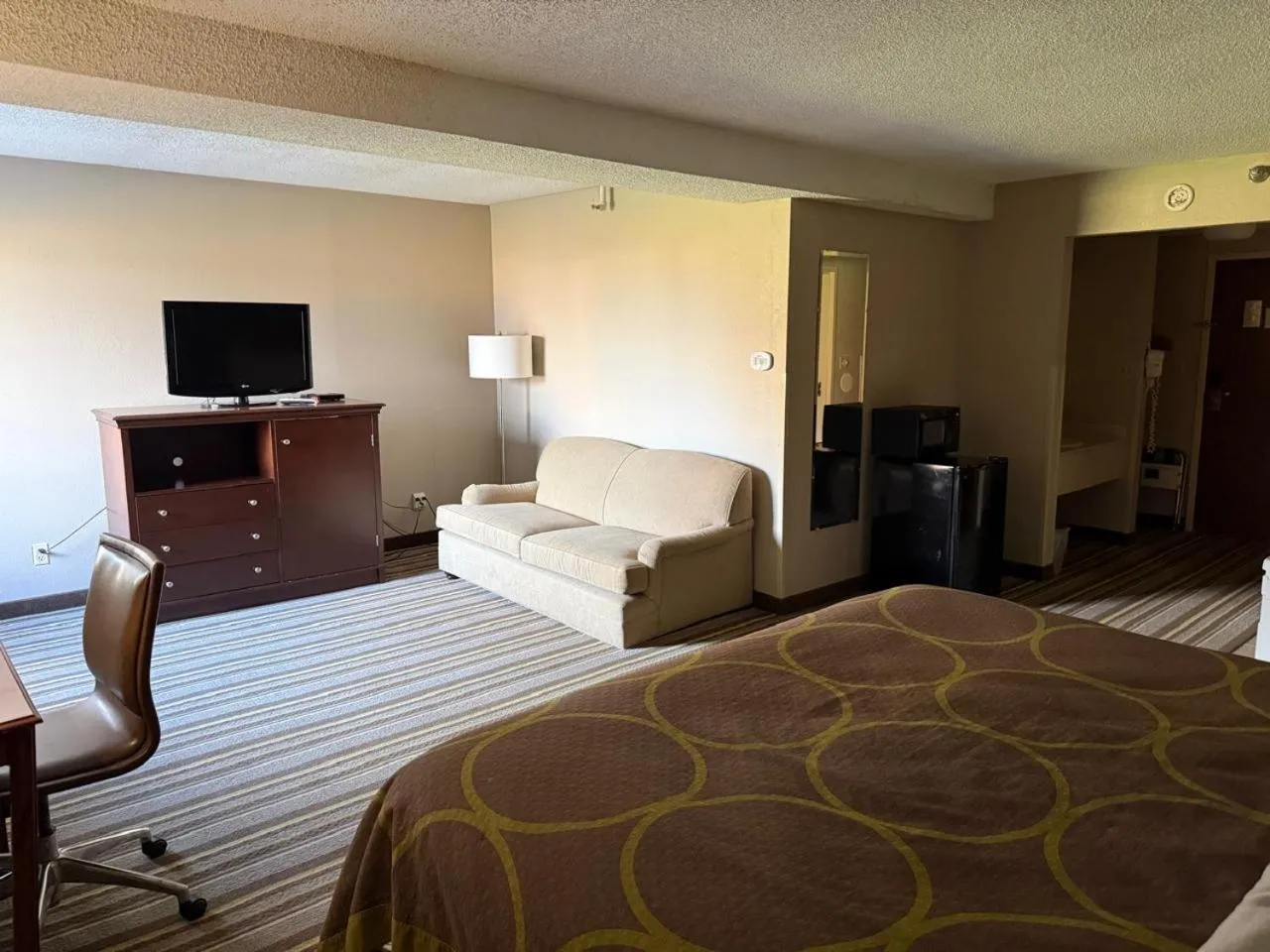 Bed in Super 8 by Wyndham Chambersburg I-81