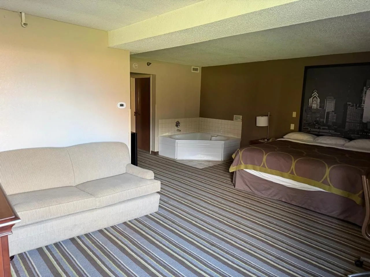 Bed in Super 8 by Wyndham Chambersburg I-81