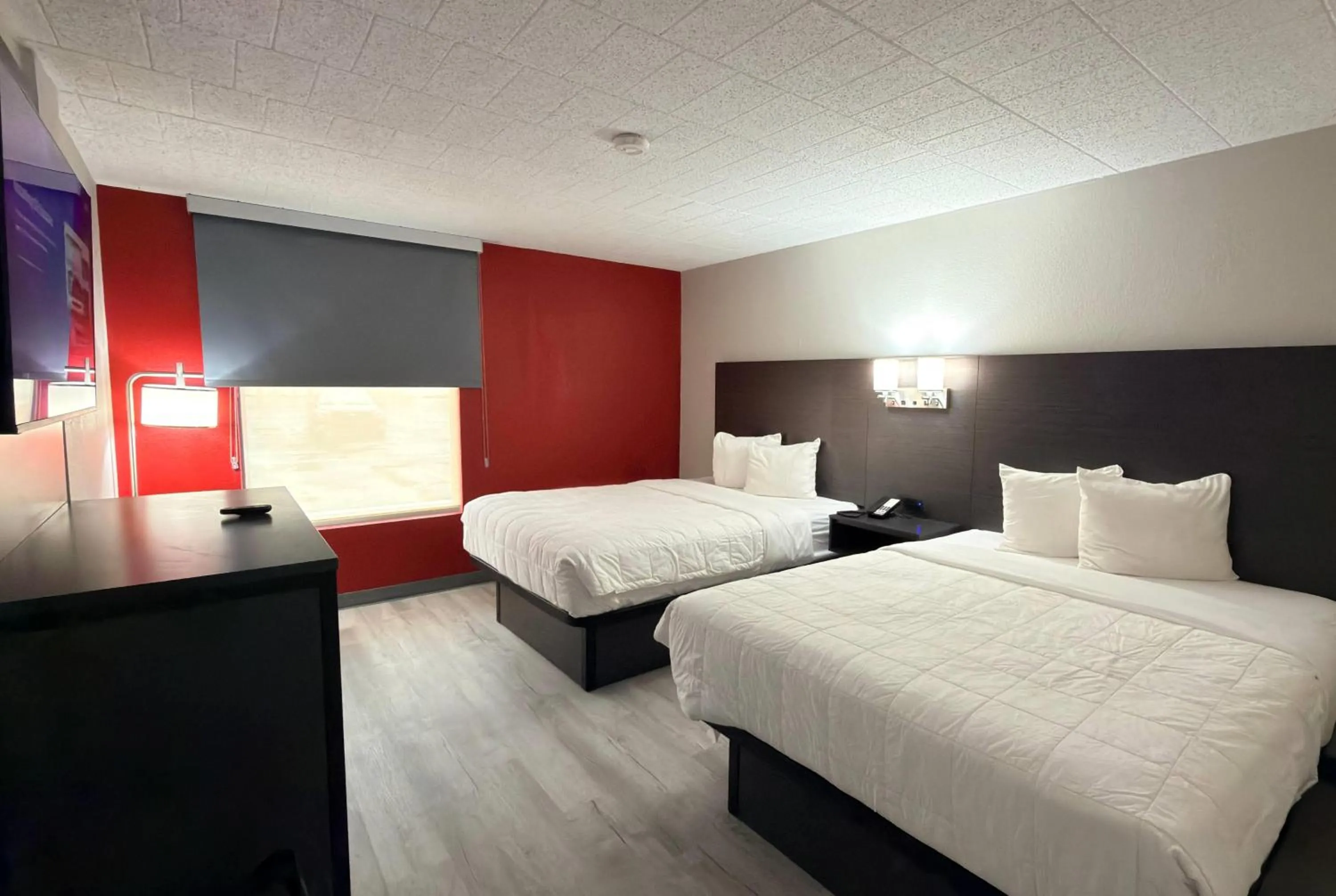 Photo of the whole room, Bed in Ramada by Wyndham New Kensington