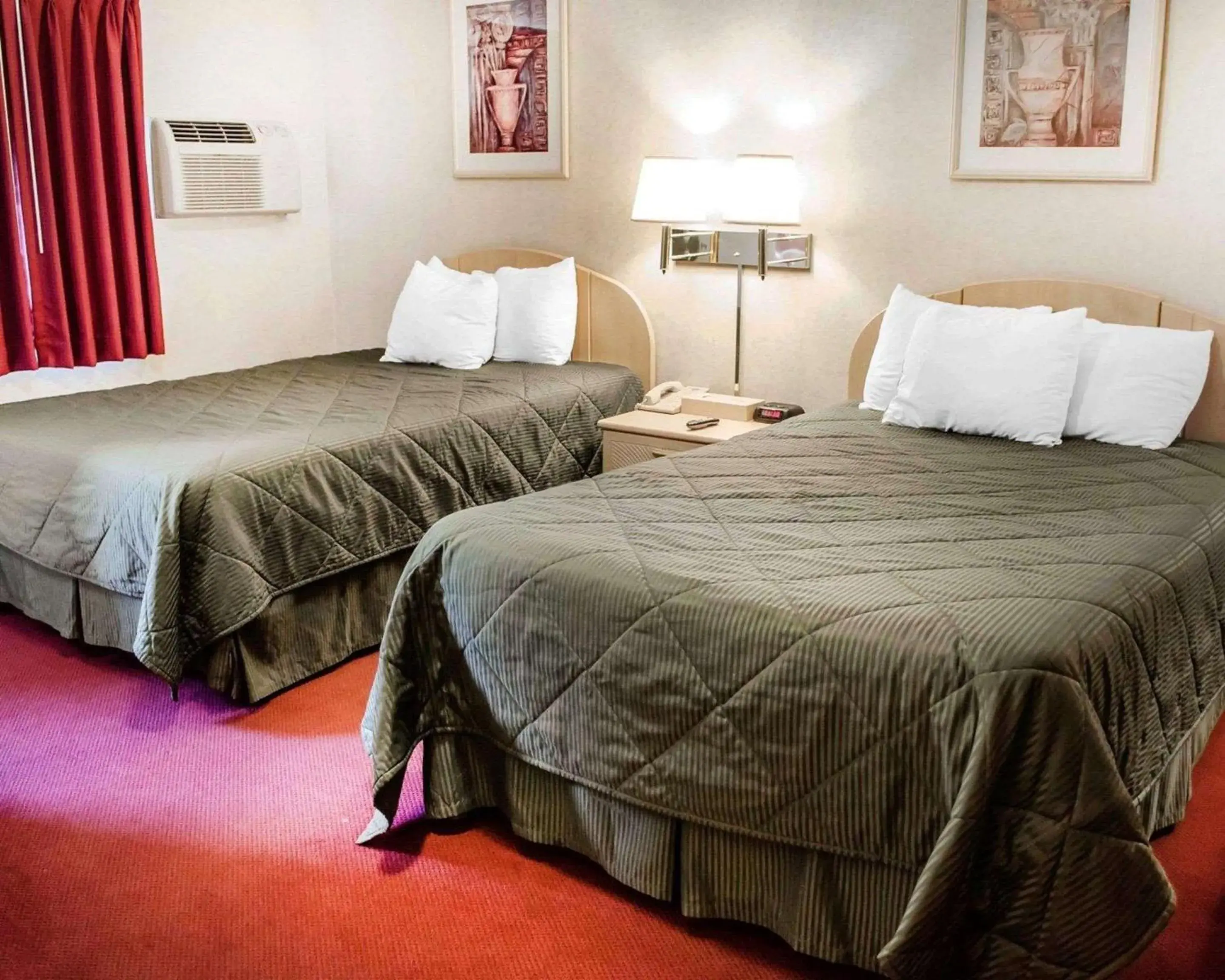 Photo of the whole room, Bed in Rodeway Inn Dillsburg Photo of the whole room, Bed in Rodeway Inn Dillsburg